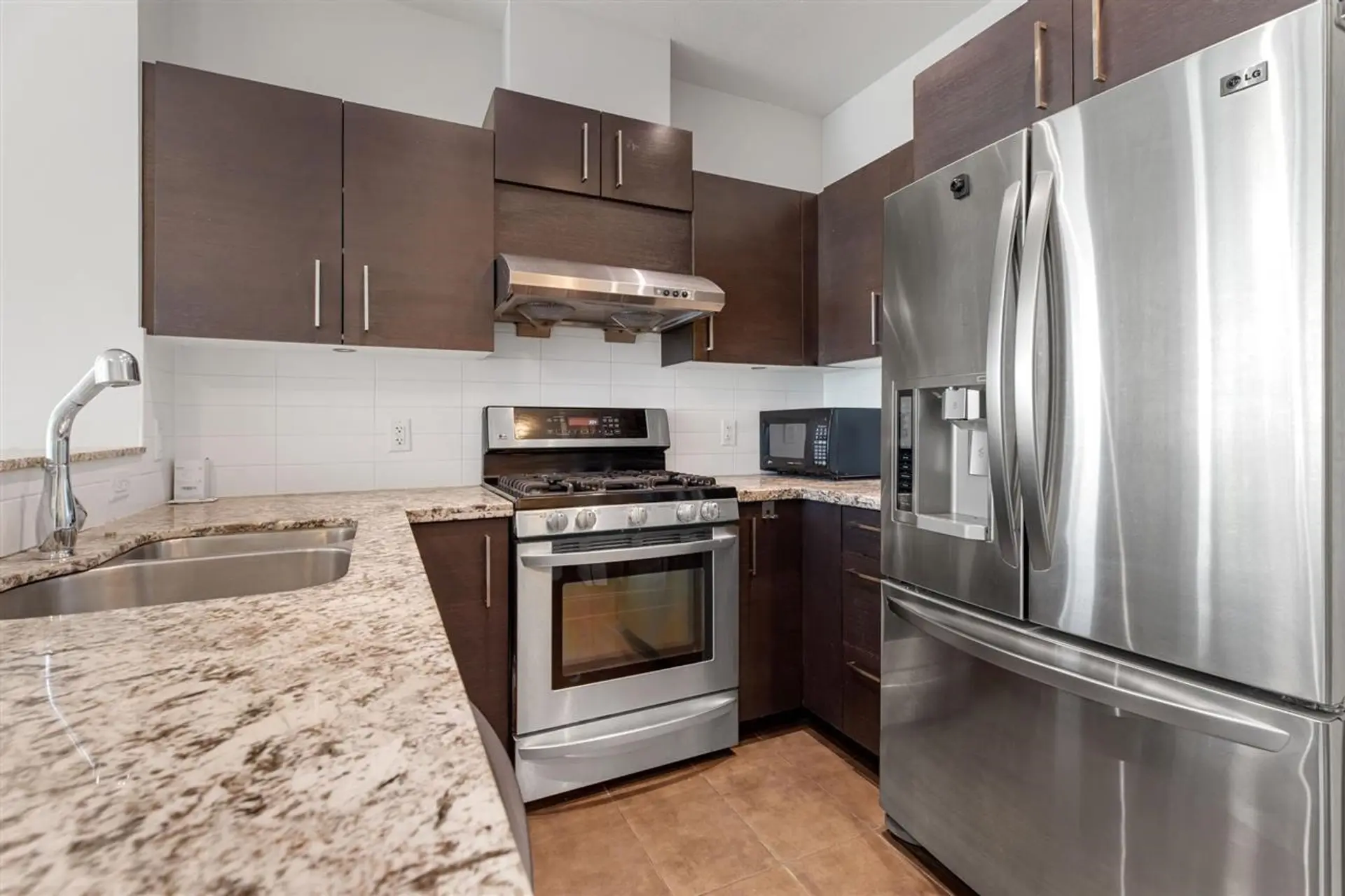 #310 6611 Eckersley Road - Image 7