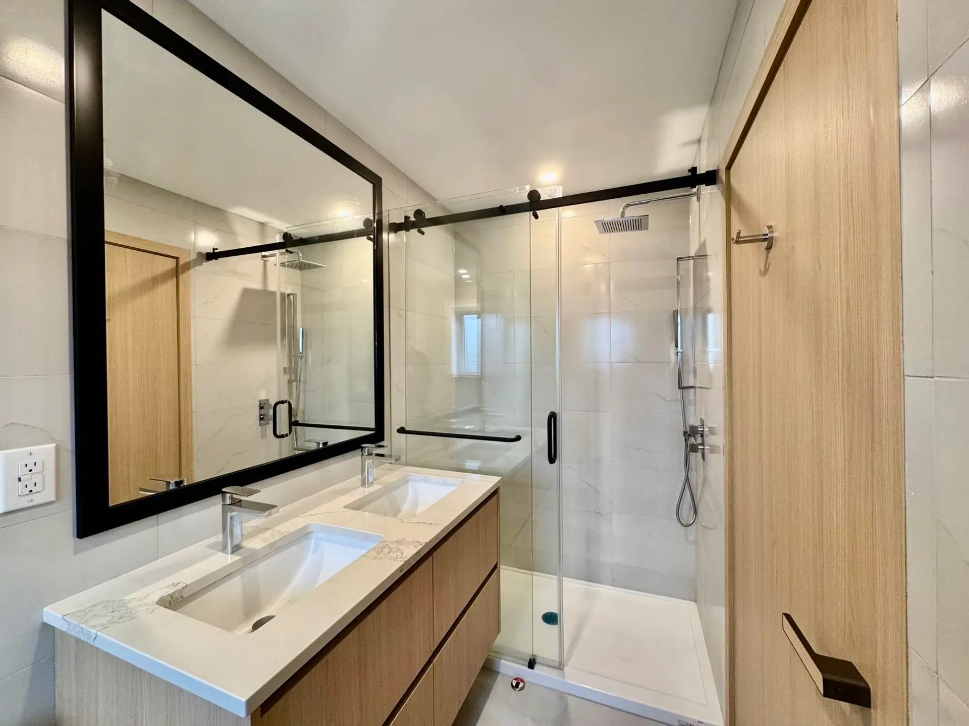 5218 Rupert Street - Image 11