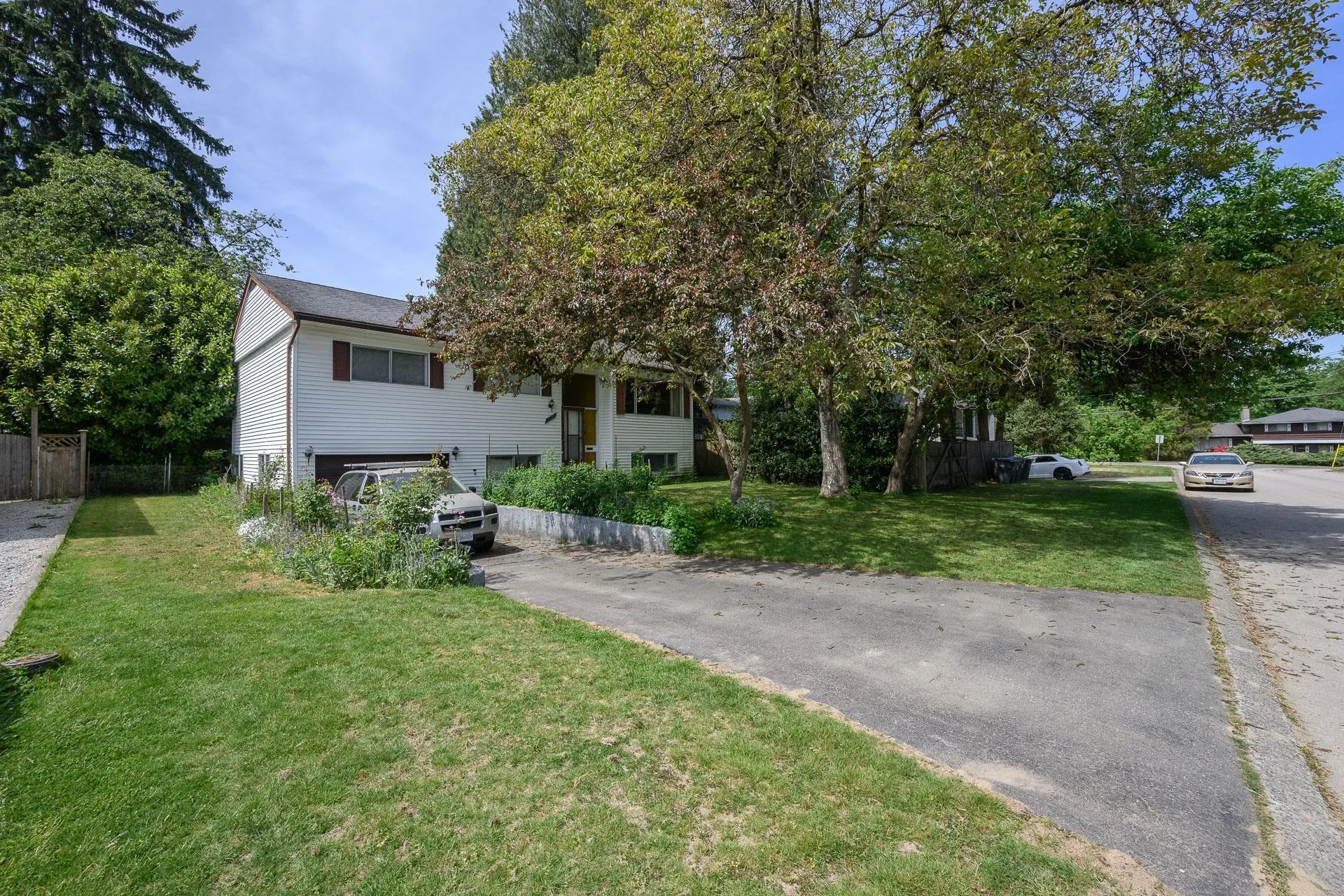 10973 144a Street - Image 2