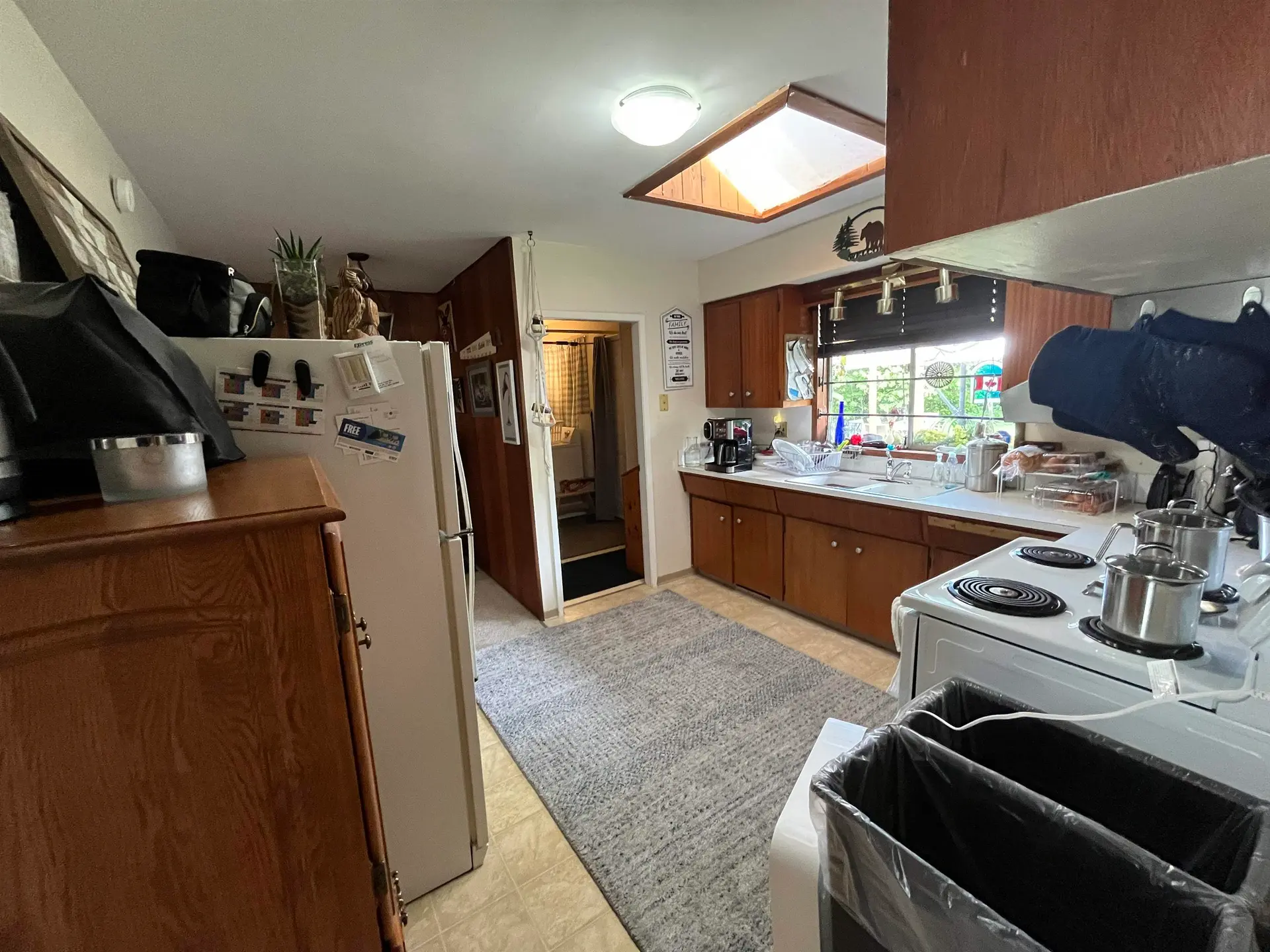 2025 Hillside Avenue - Image 15