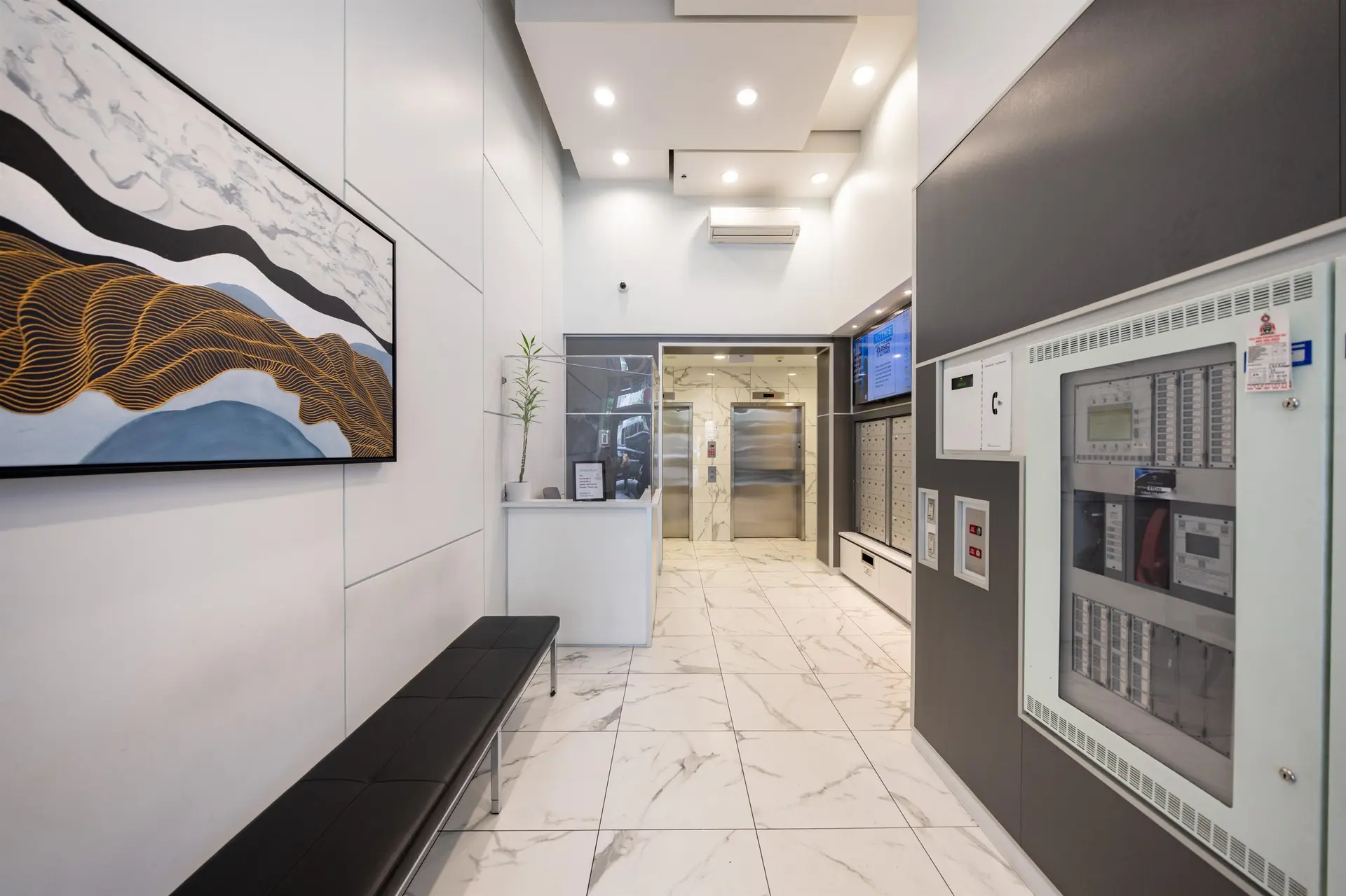 #801 480 Robson Street - Image 3