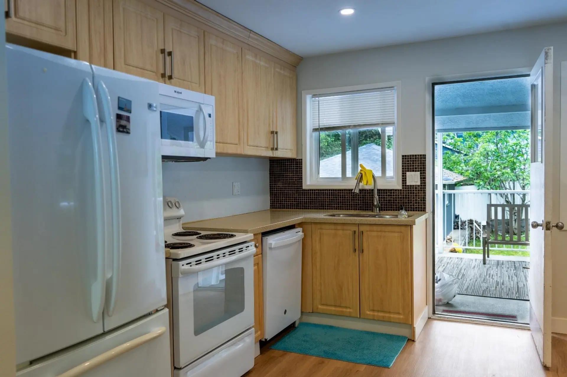 356 W Queens Road - Image 16