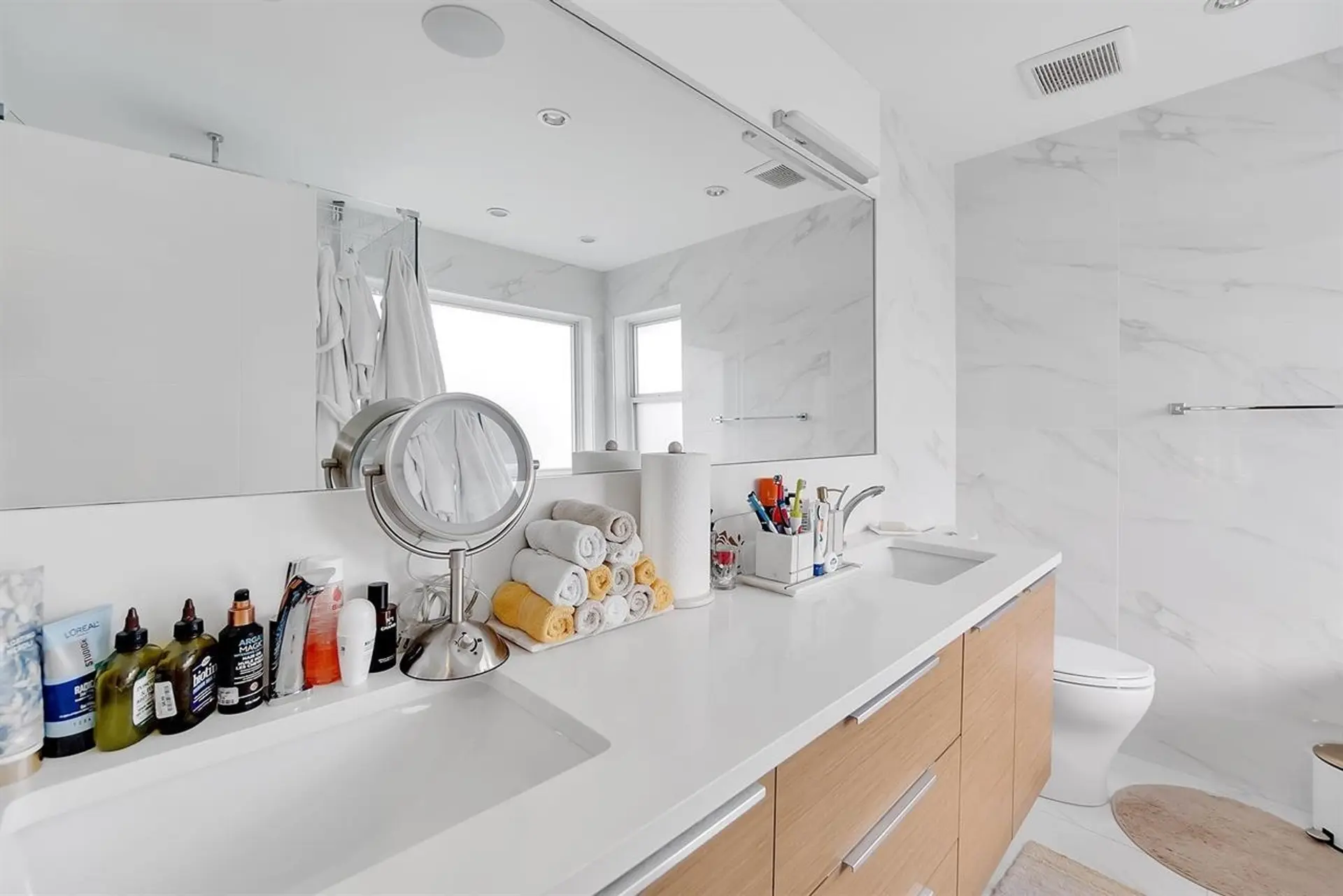 356 W Queens Road - Image 10