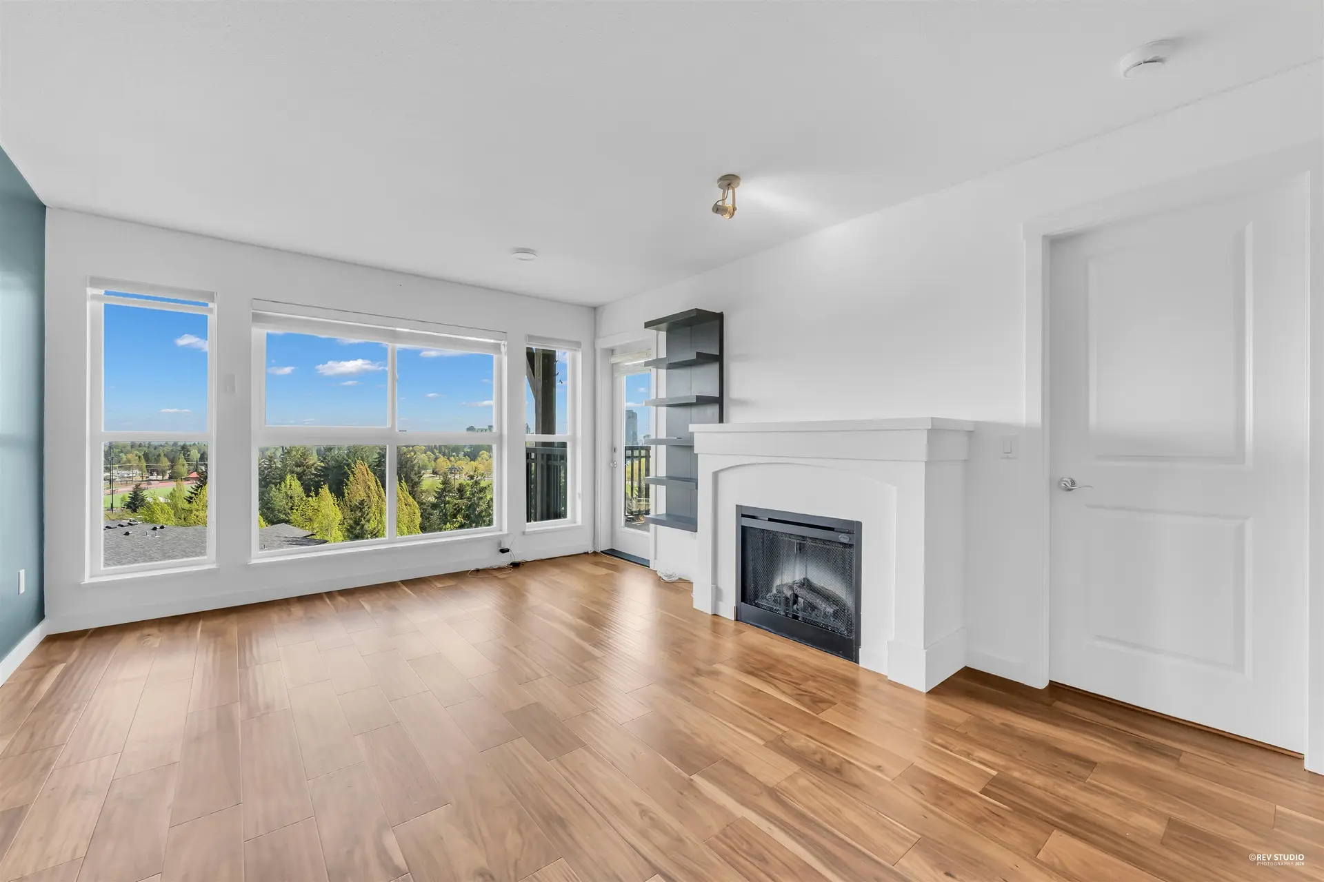 #402 3082 Dayanee Springs Boulevard - Image 2