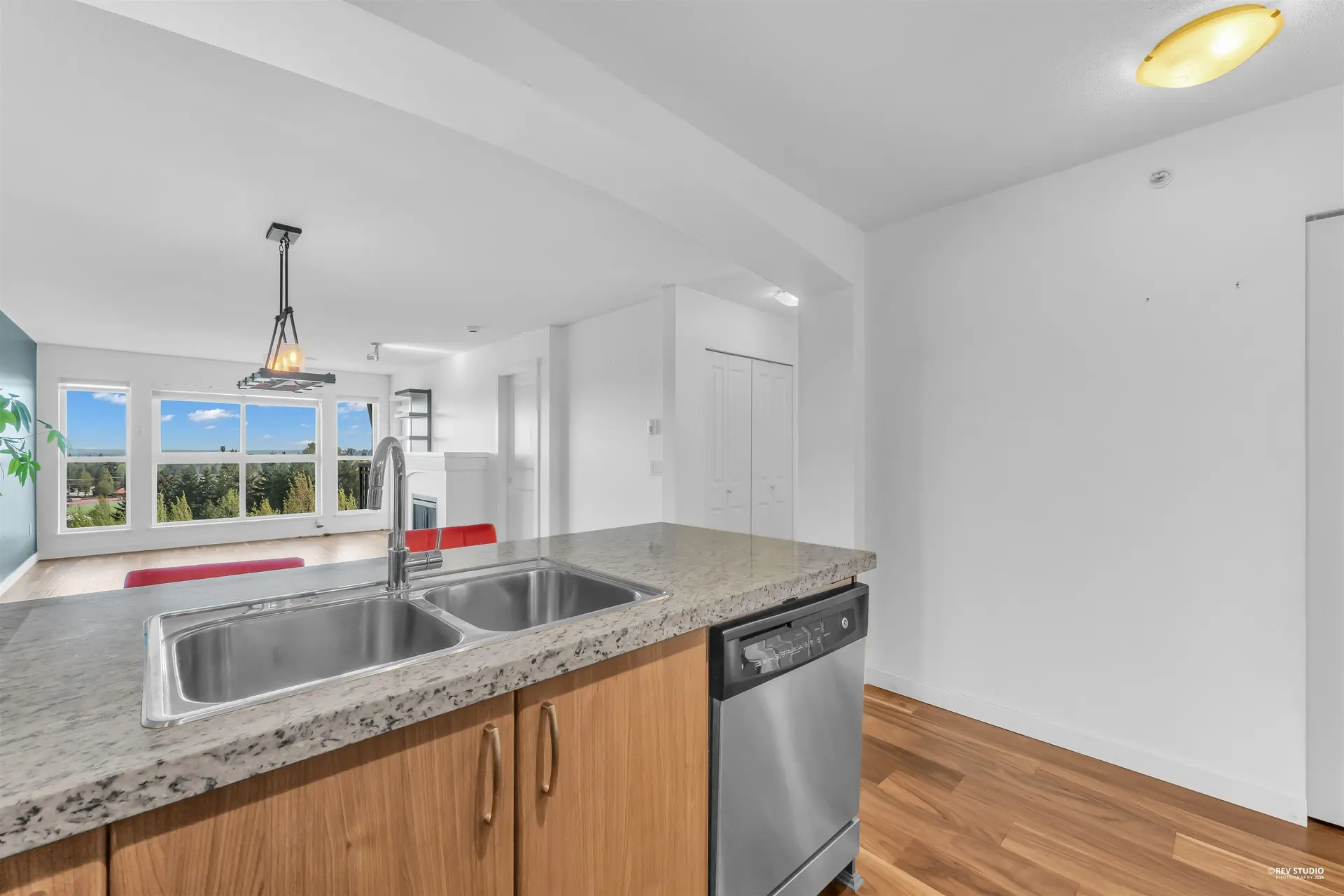 #402 3082 Dayanee Springs Boulevard - Image 9