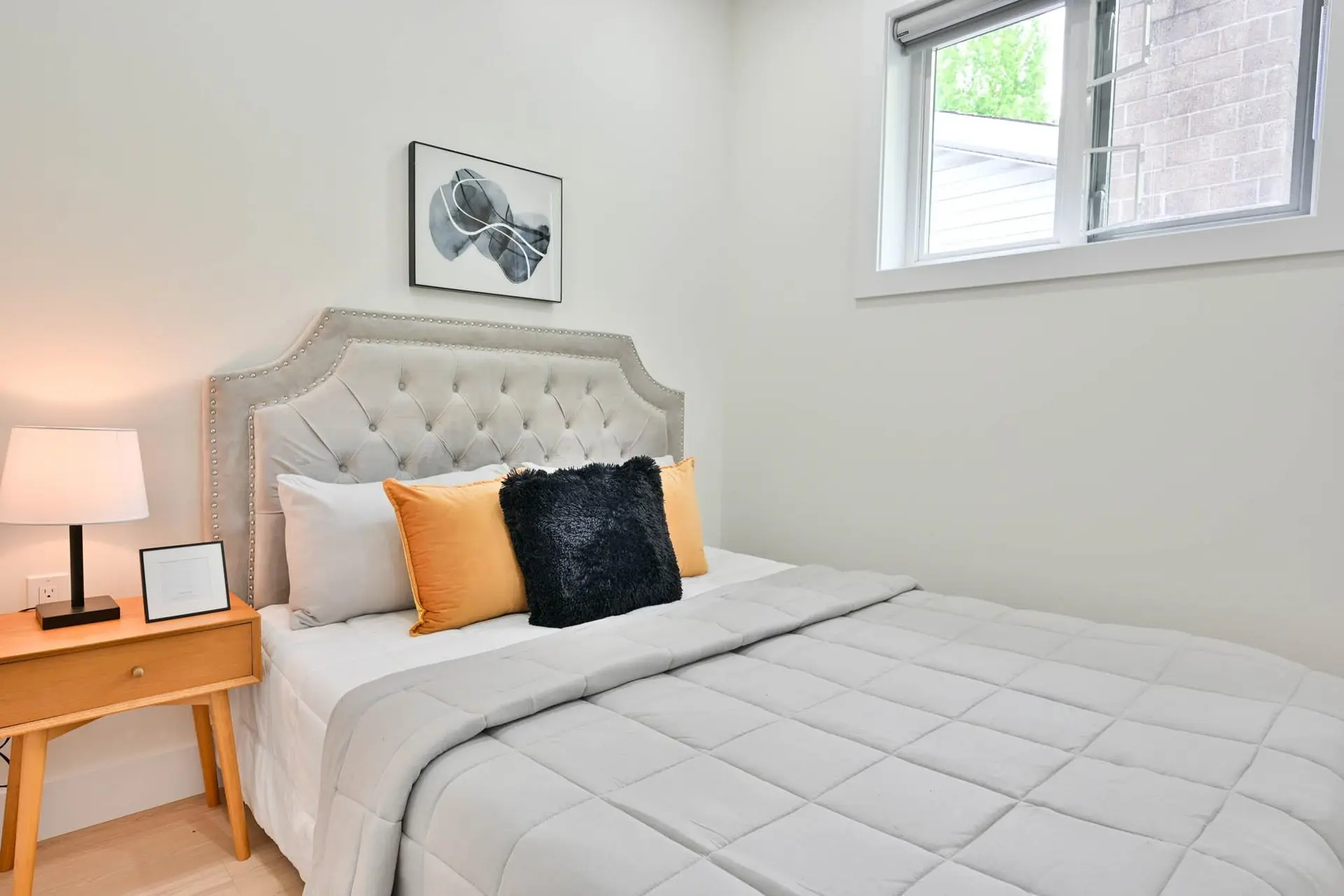 4874-A Lanark Street - Image 4