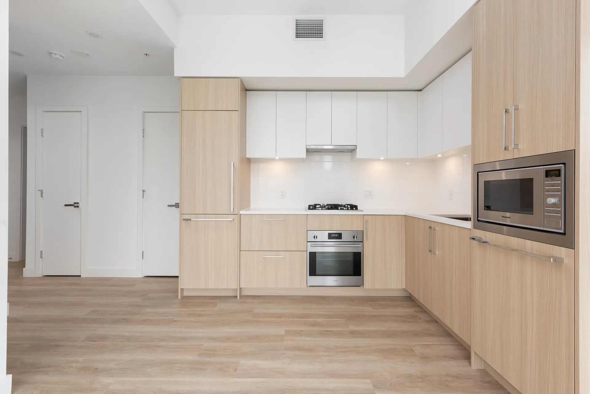 #416 9675 King George Boulevard - Image 2