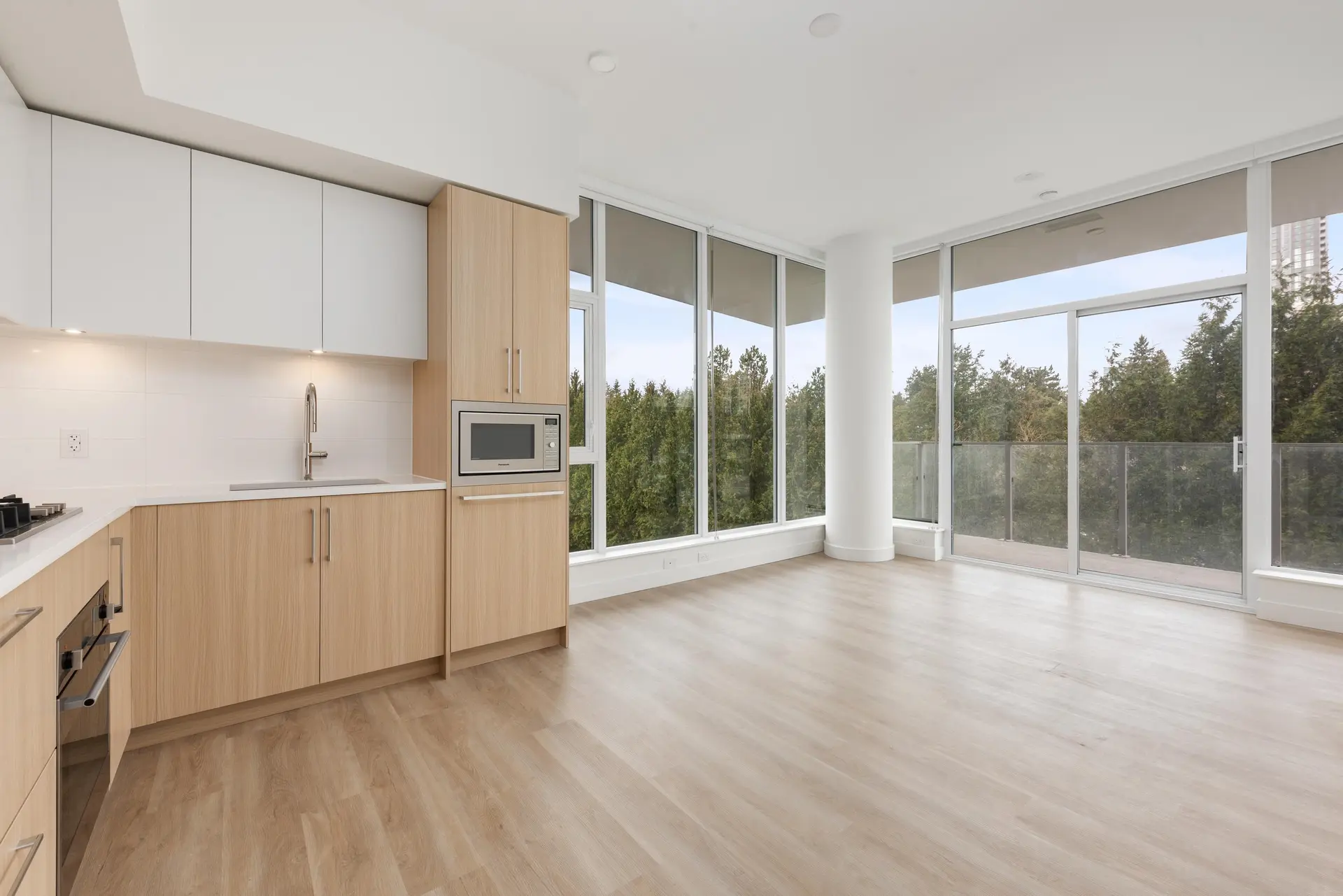 #416 9675 King George Boulevard - Image 1