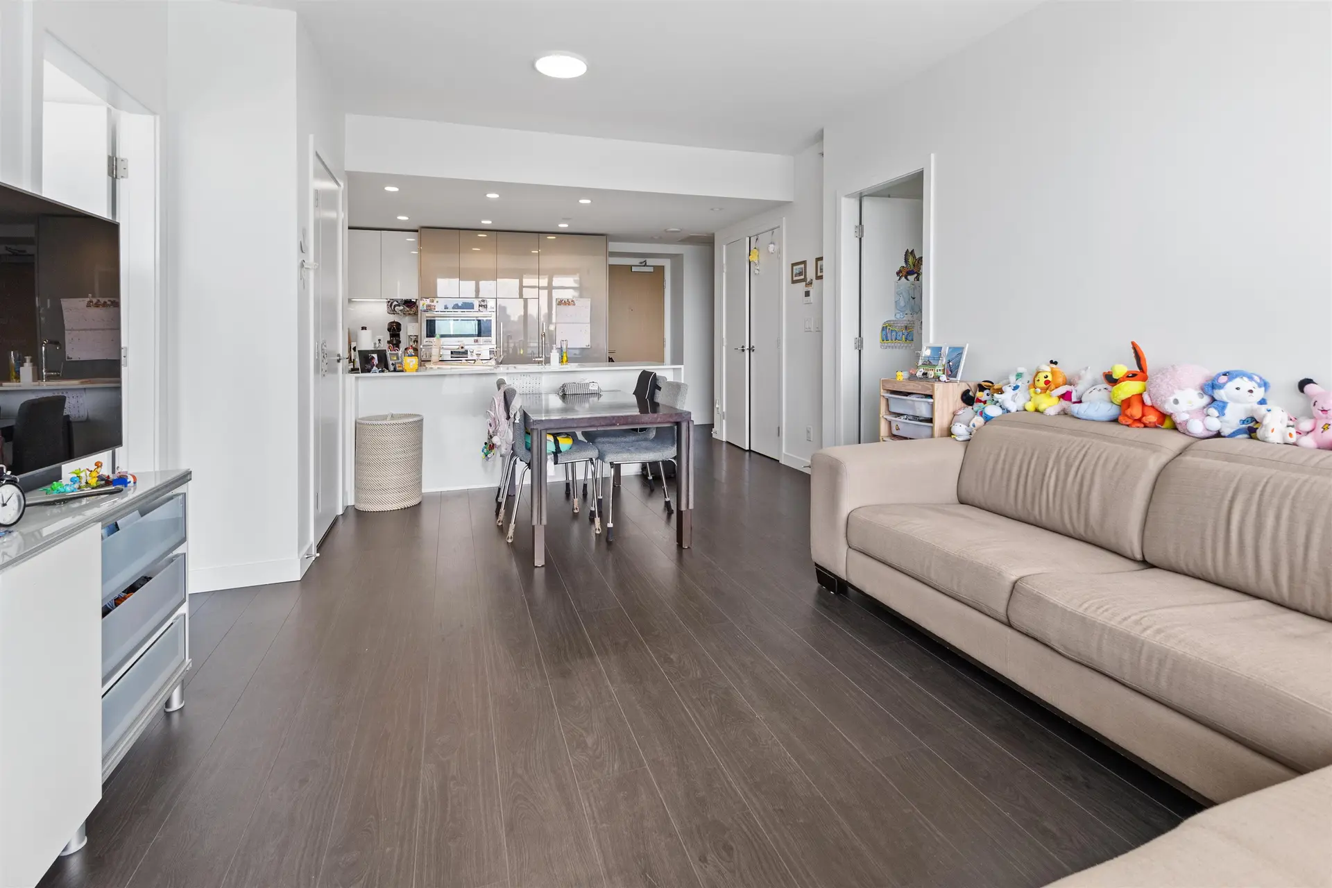 #607 2085 Skyline Court - Image 6