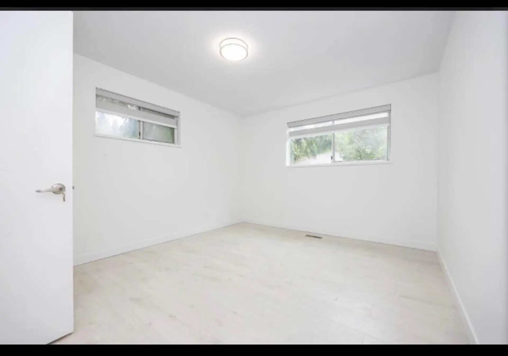 #20367 Kent Street - Image 6