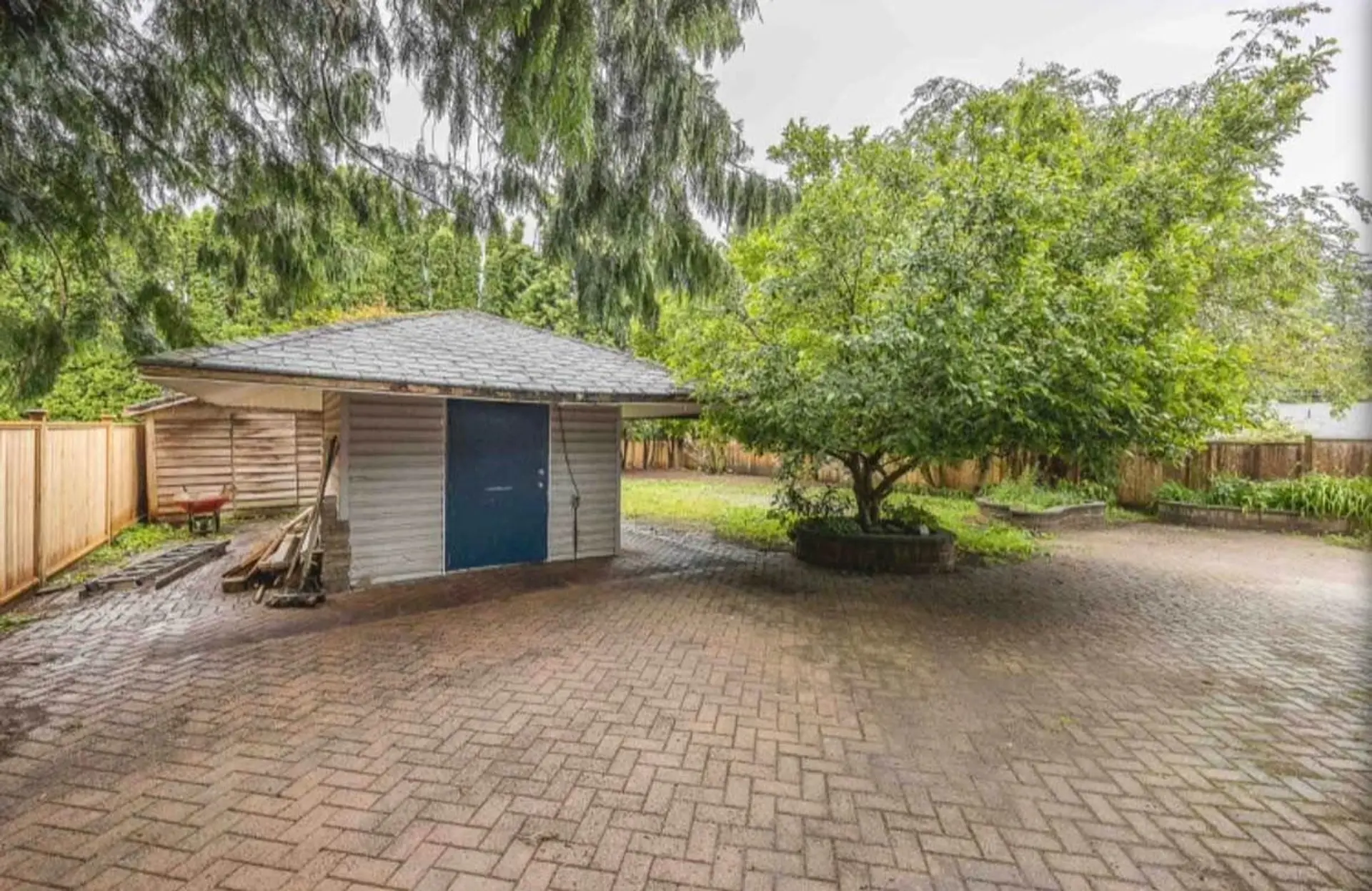 #20367 Kent Street - Image 11