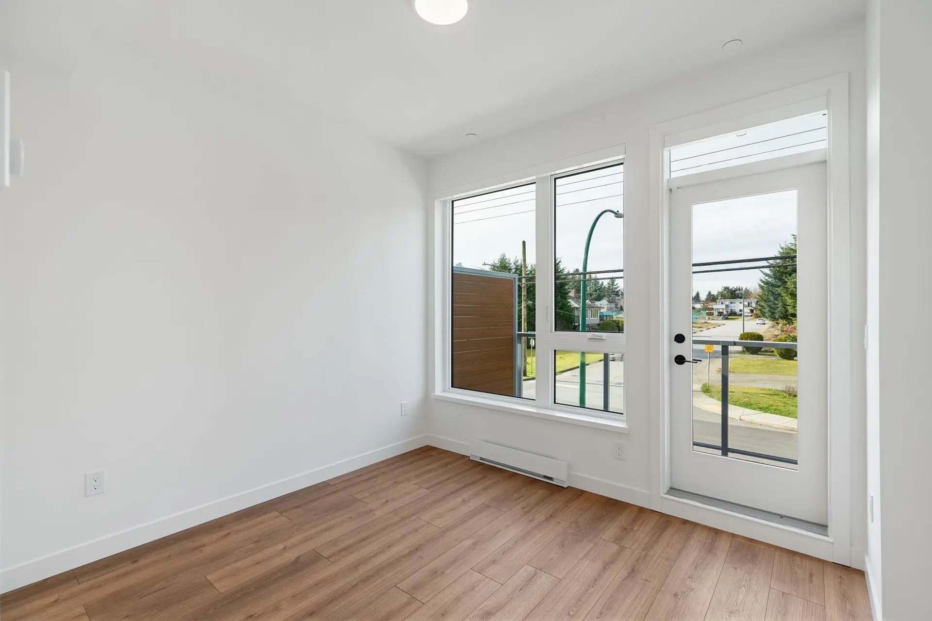 #212 921 Grant Street - Image 5