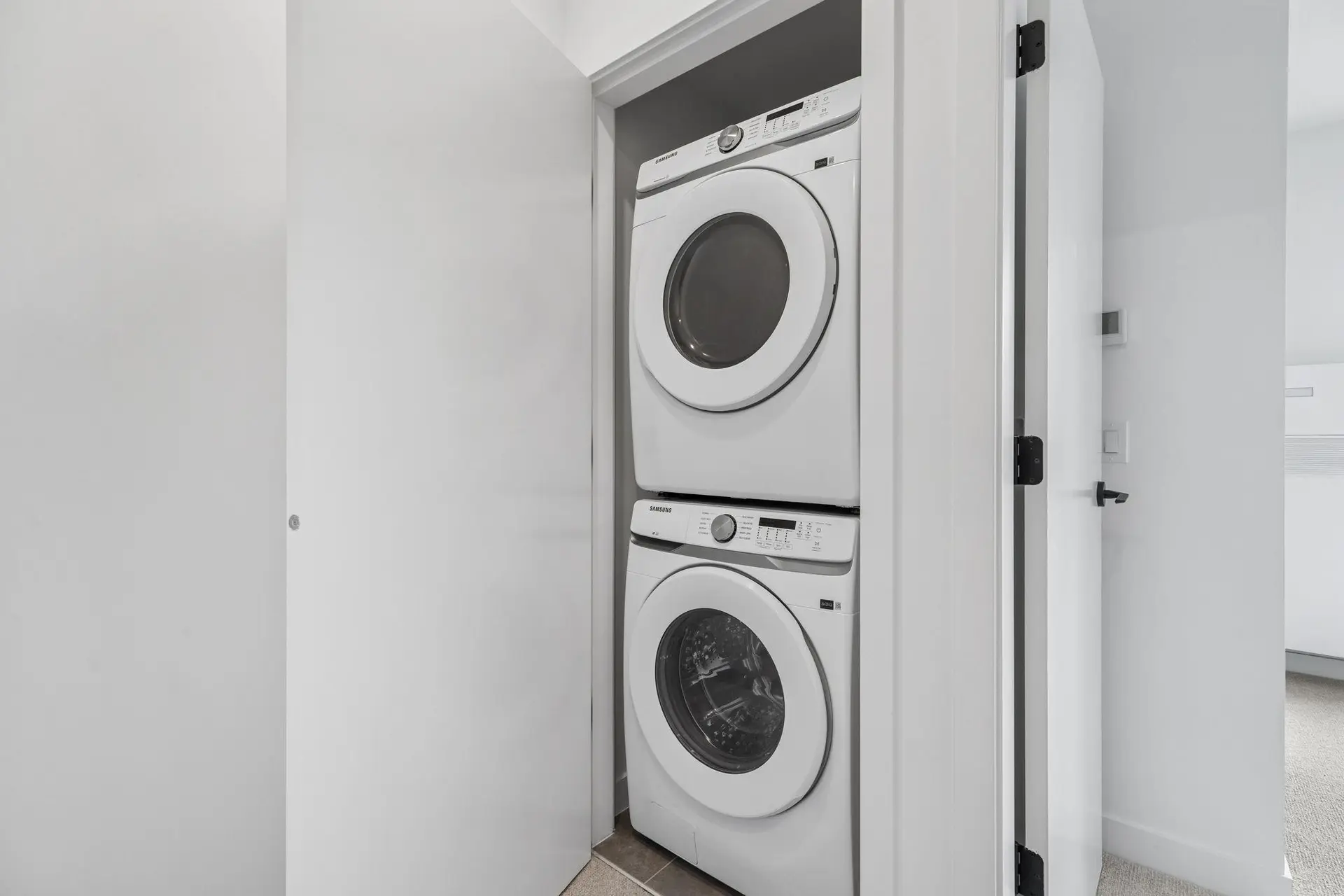 #212 921 Grant Street - Image 9