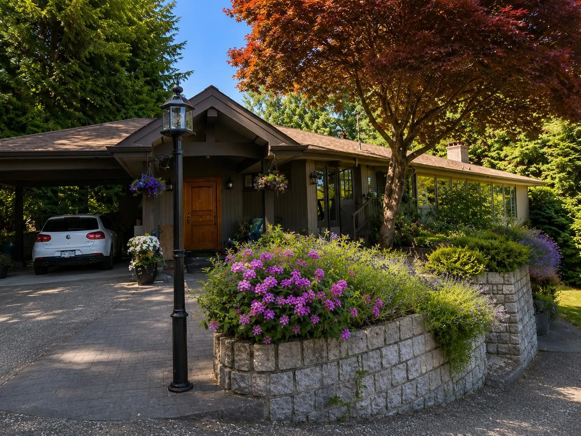 785 Anderson Crescent - Image 2
