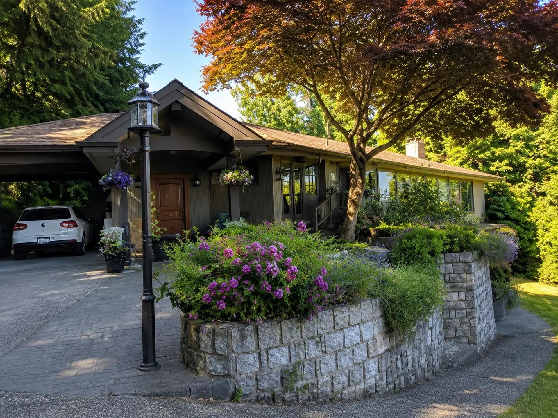 785 Anderson Crescent - Image 1