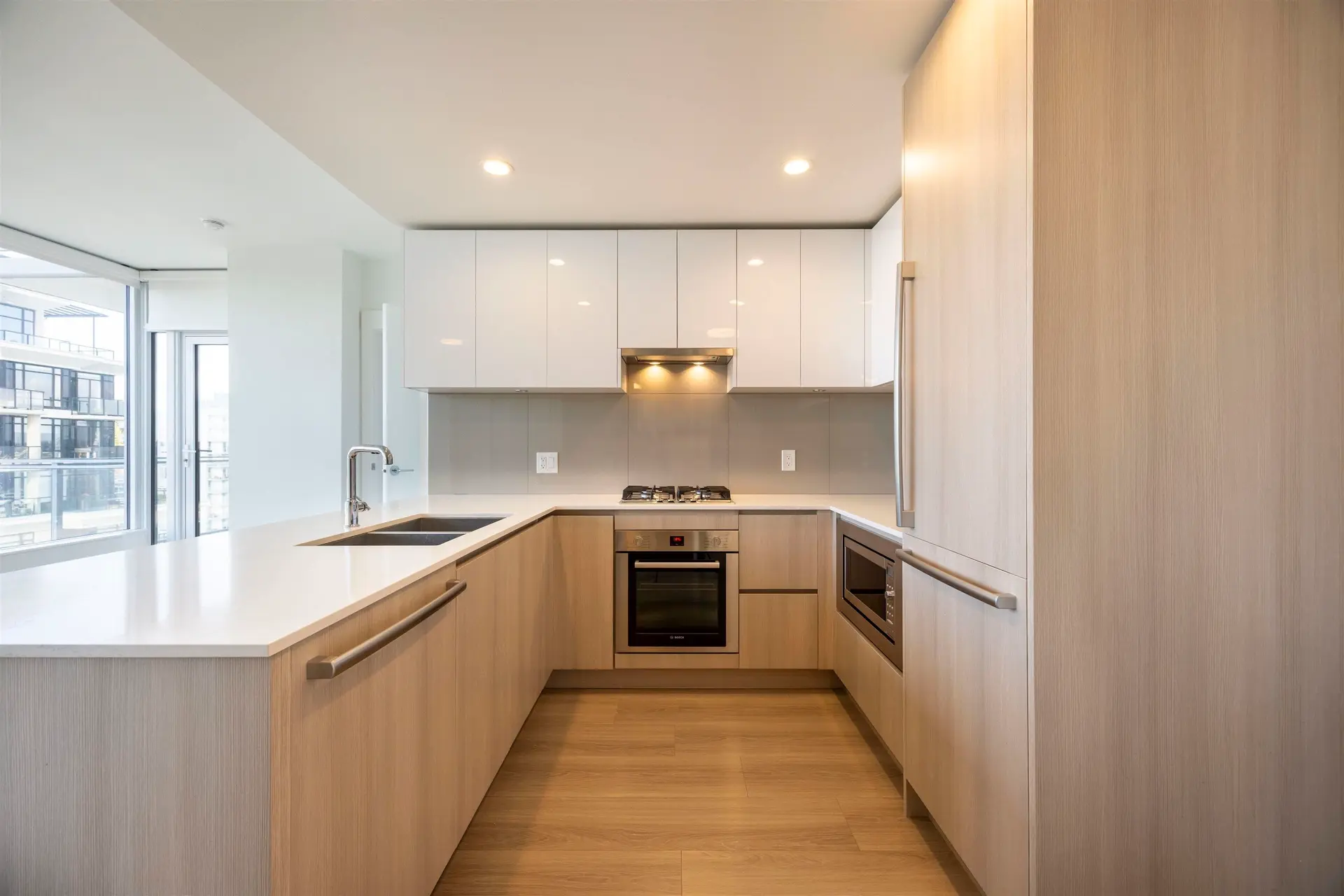 #2002 618 Carnarvon Street - Image 2