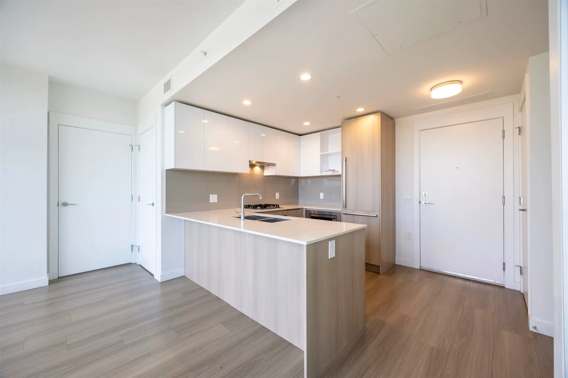 #2002 618 Carnarvon Street - Image 4