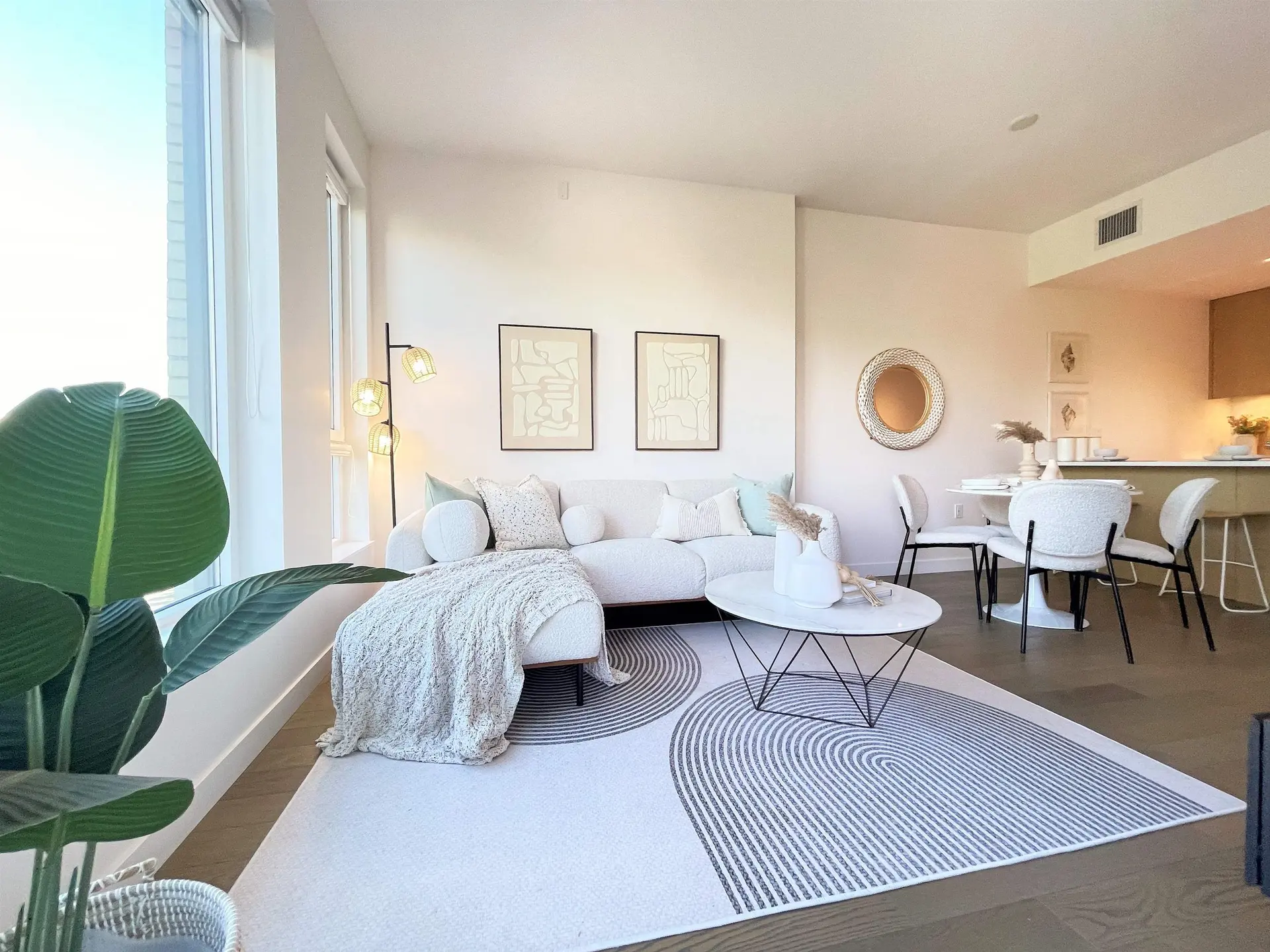 #302 5383 Cambie Street - Image 3