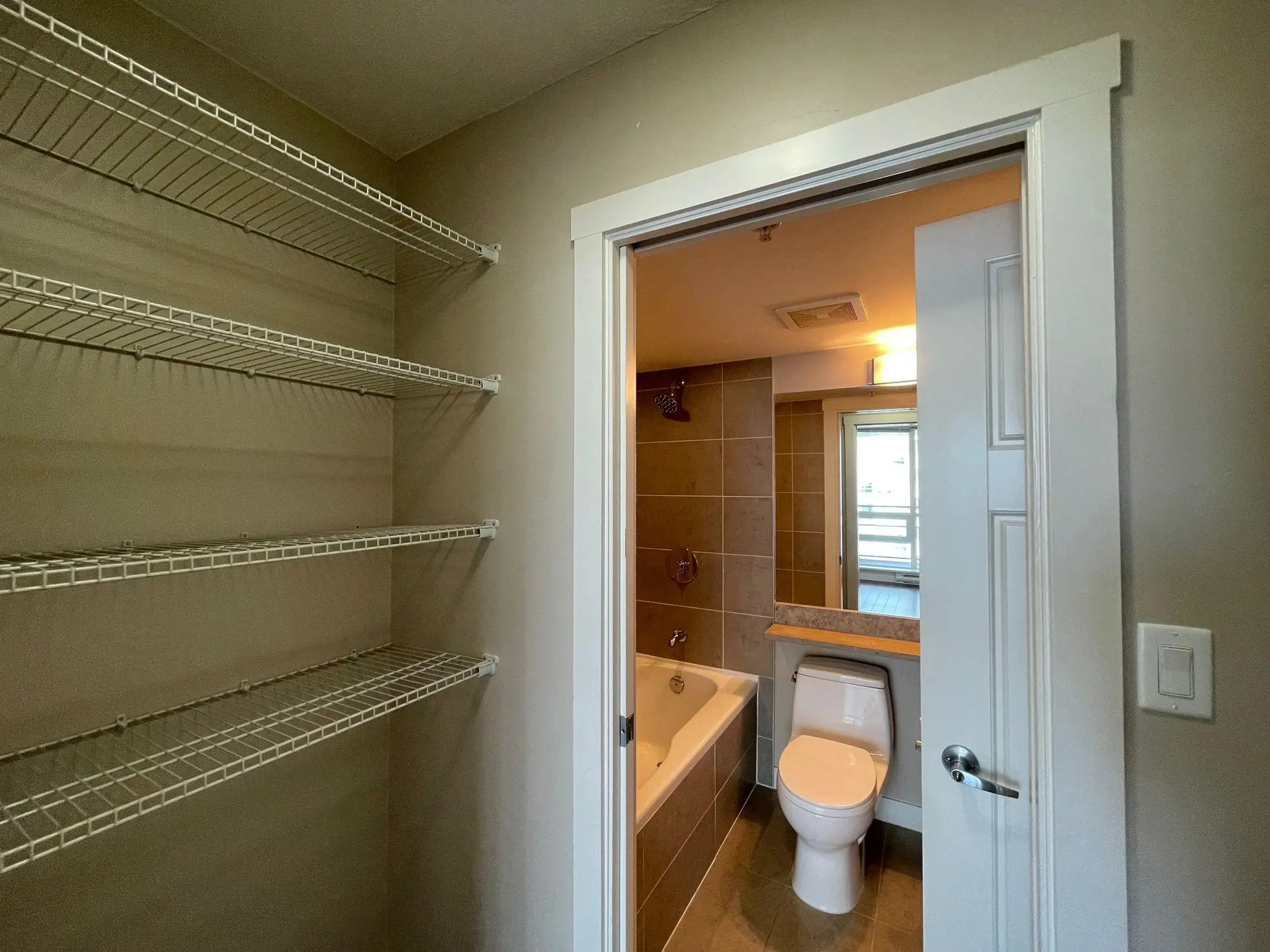 #2607 2978 Glen Drive - Image 17
