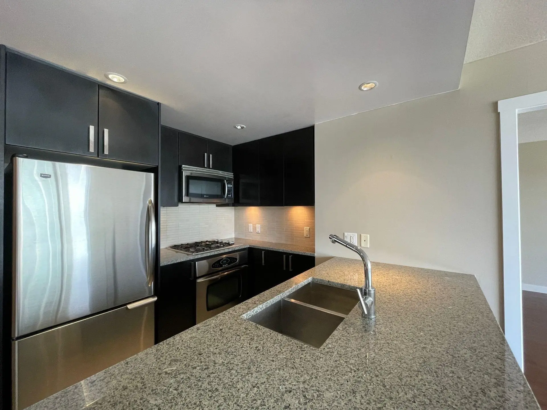 #2607 2978 Glen Drive - Image 8