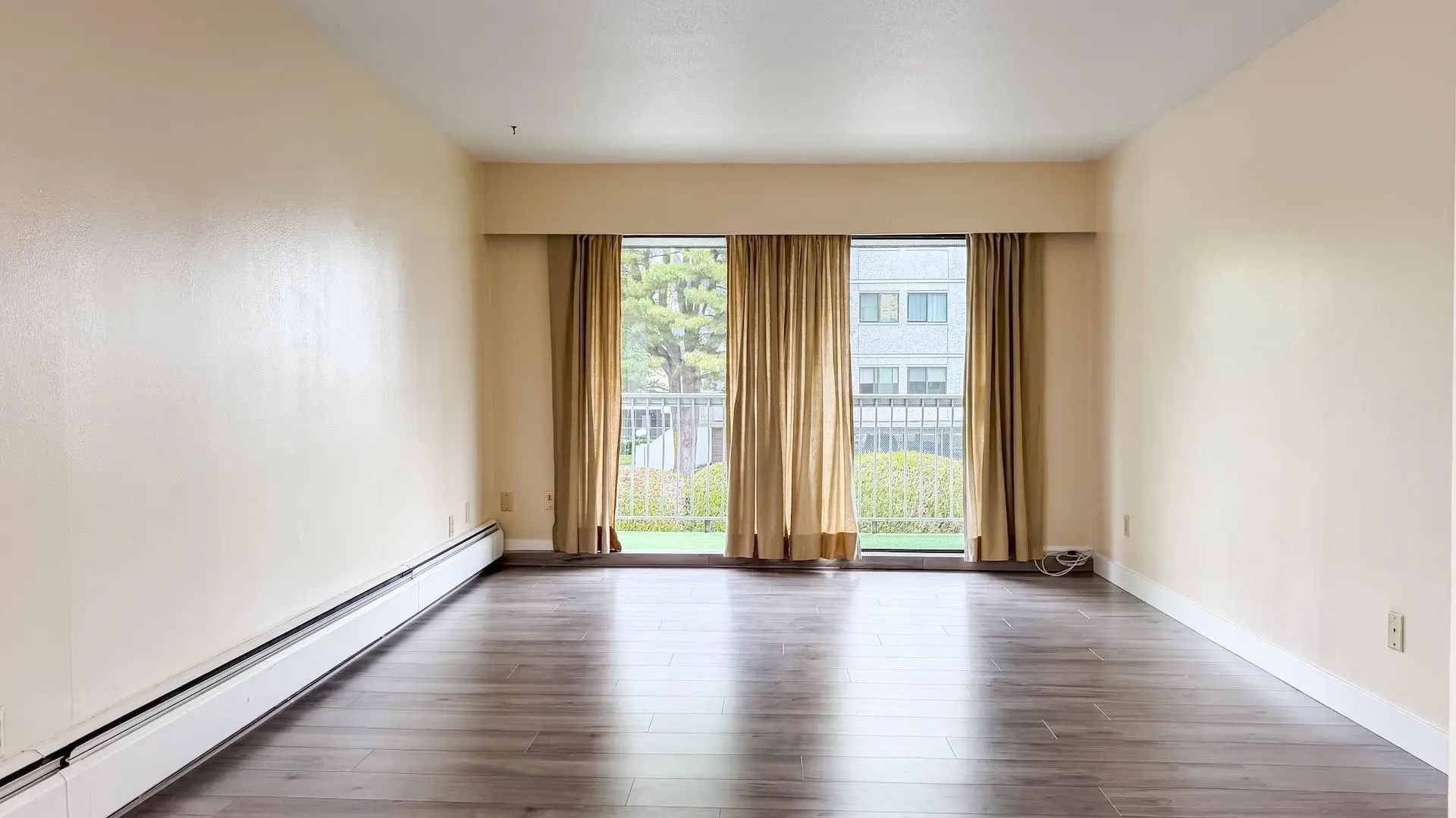 #102 6380 Buswell Street - Image 4