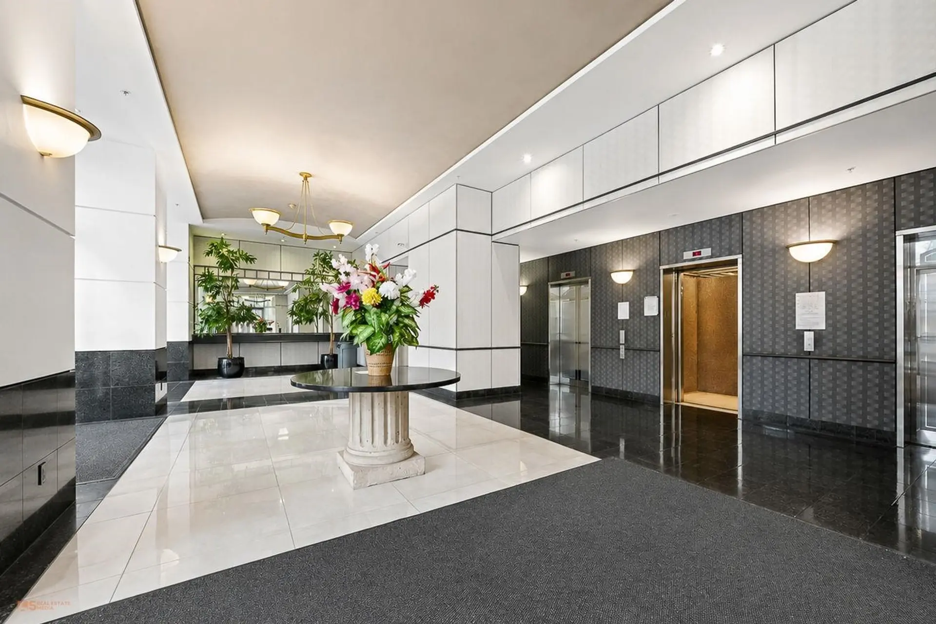 #2010 438 Seymour Street - Image 2