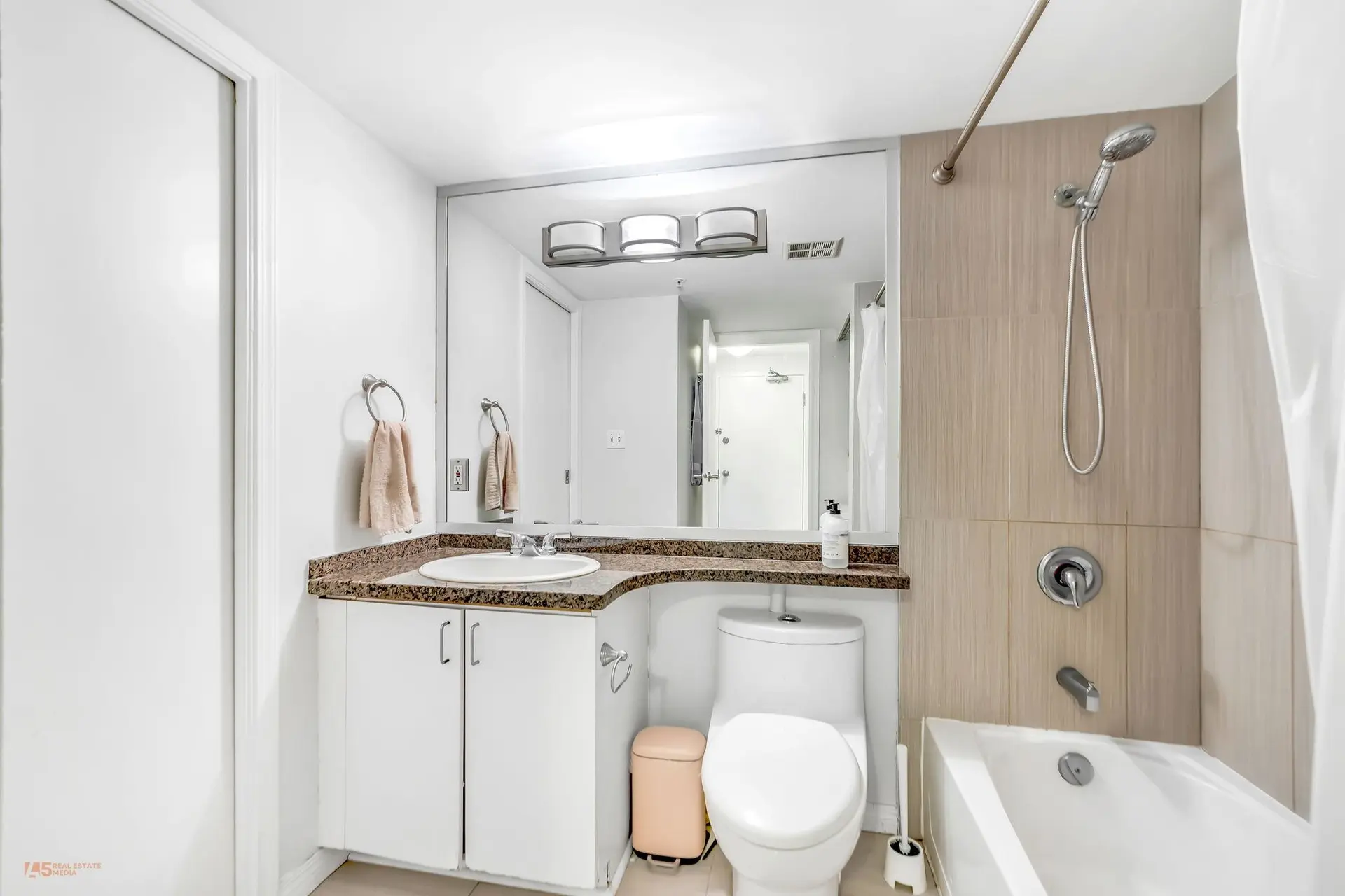 #2010 438 Seymour Street - Image 6
