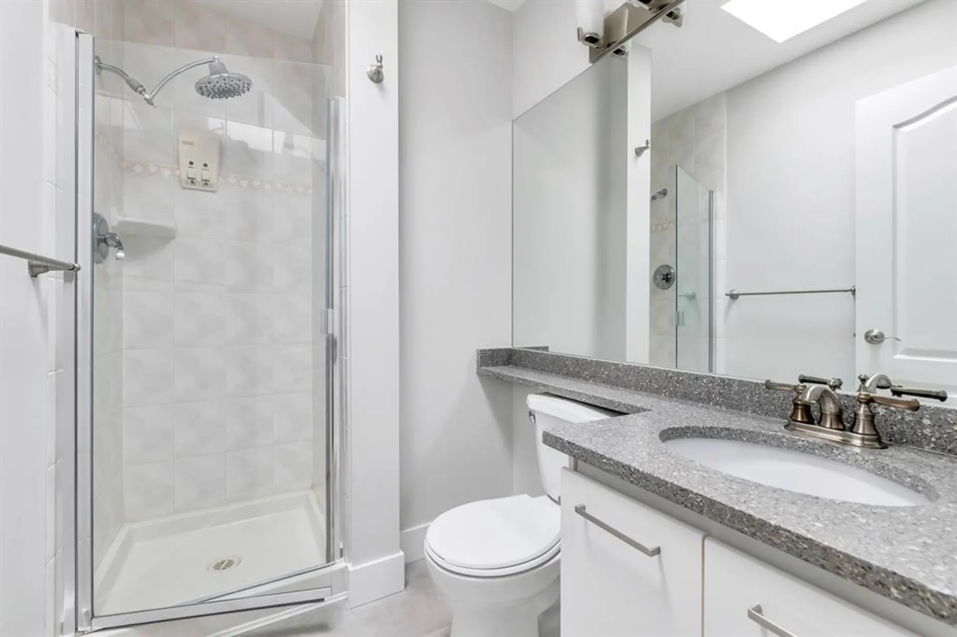 #310 14965 Marine Drive - Image 4