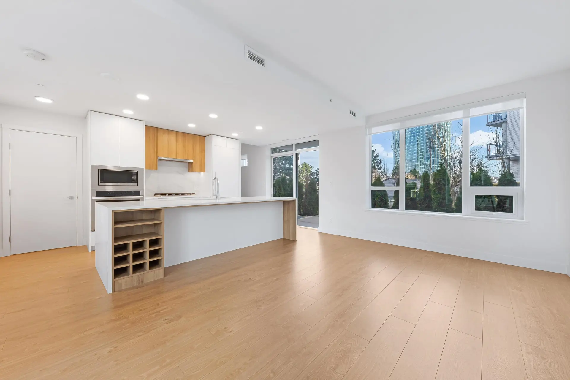 #4 10160 133 Street - Image 1