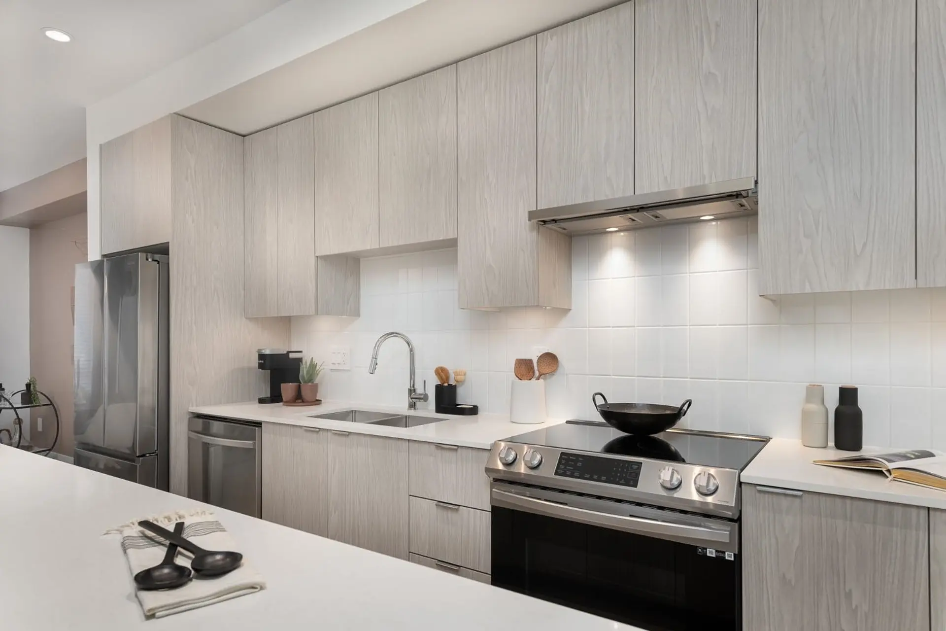 #25 16355 21 Avenue - Image 1