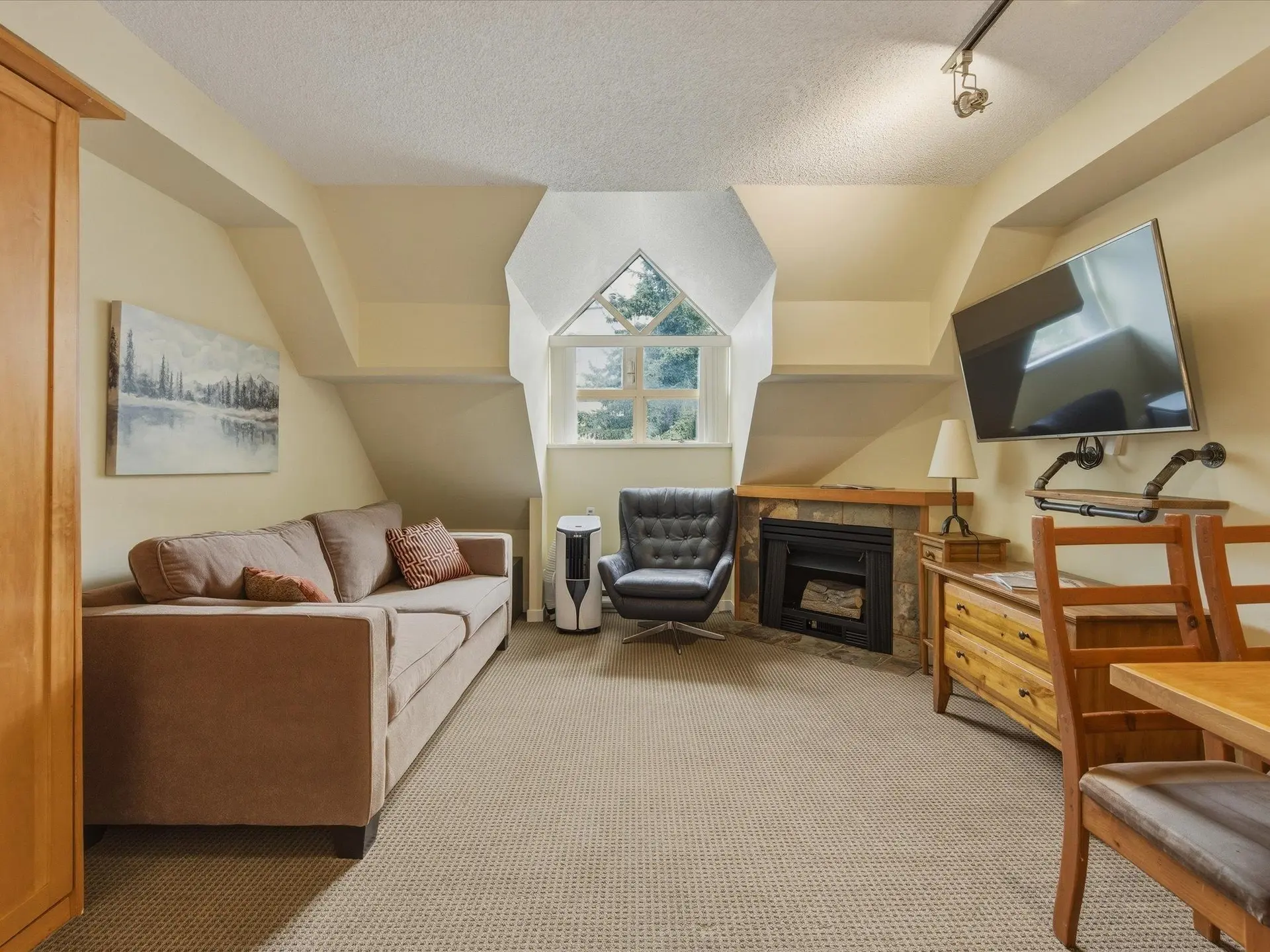 #4404 4295 Blackcomb Way - Image 3