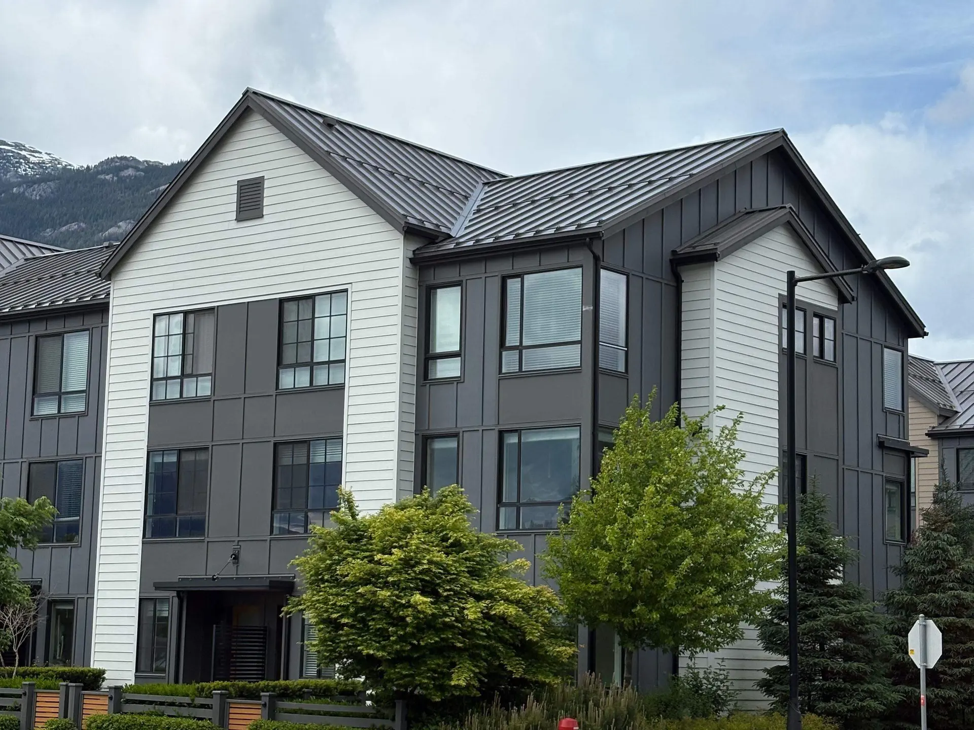 1348 Halyard Place - Image 2