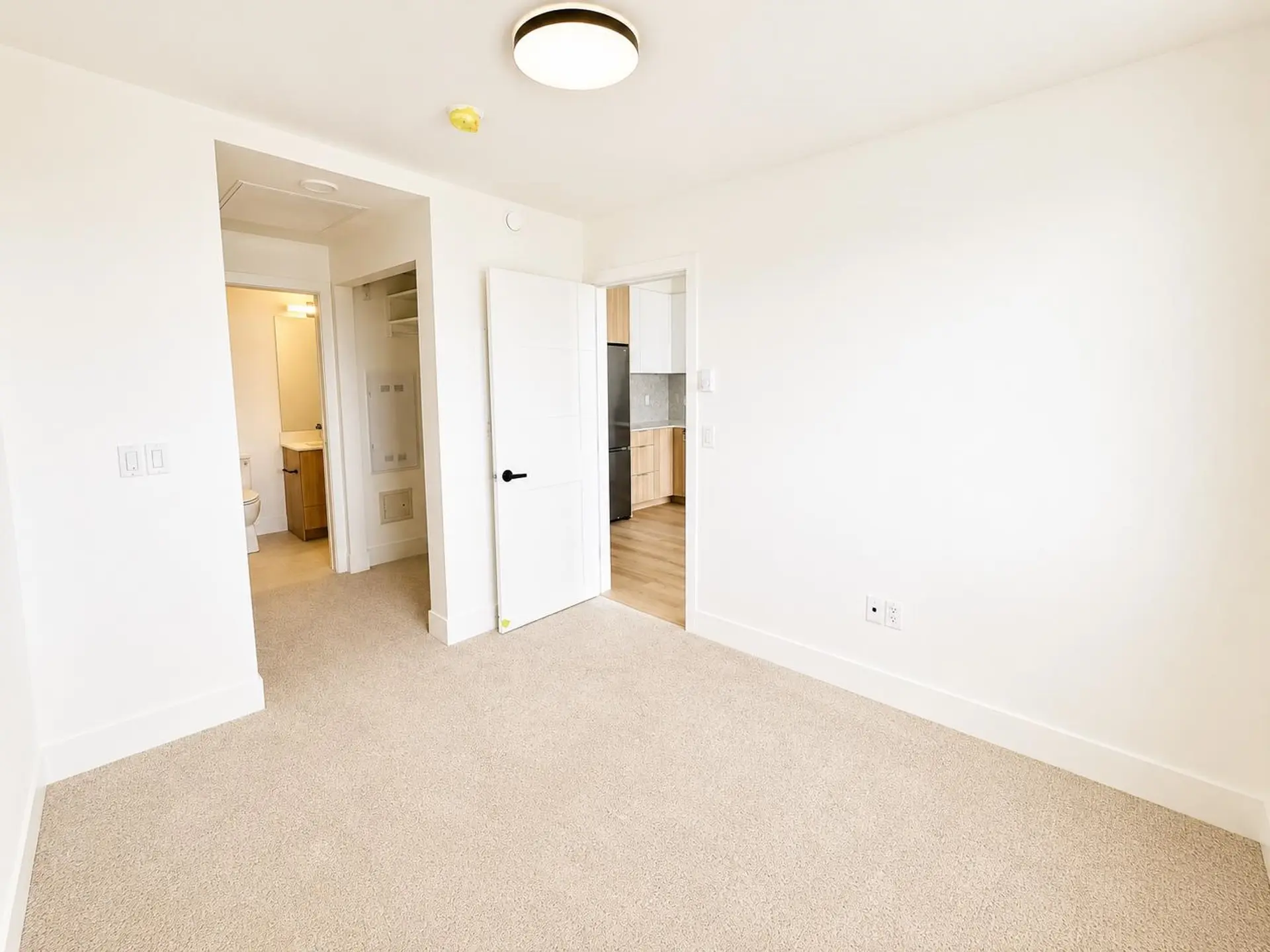 #437 20769 Fraser Highway - Image 6