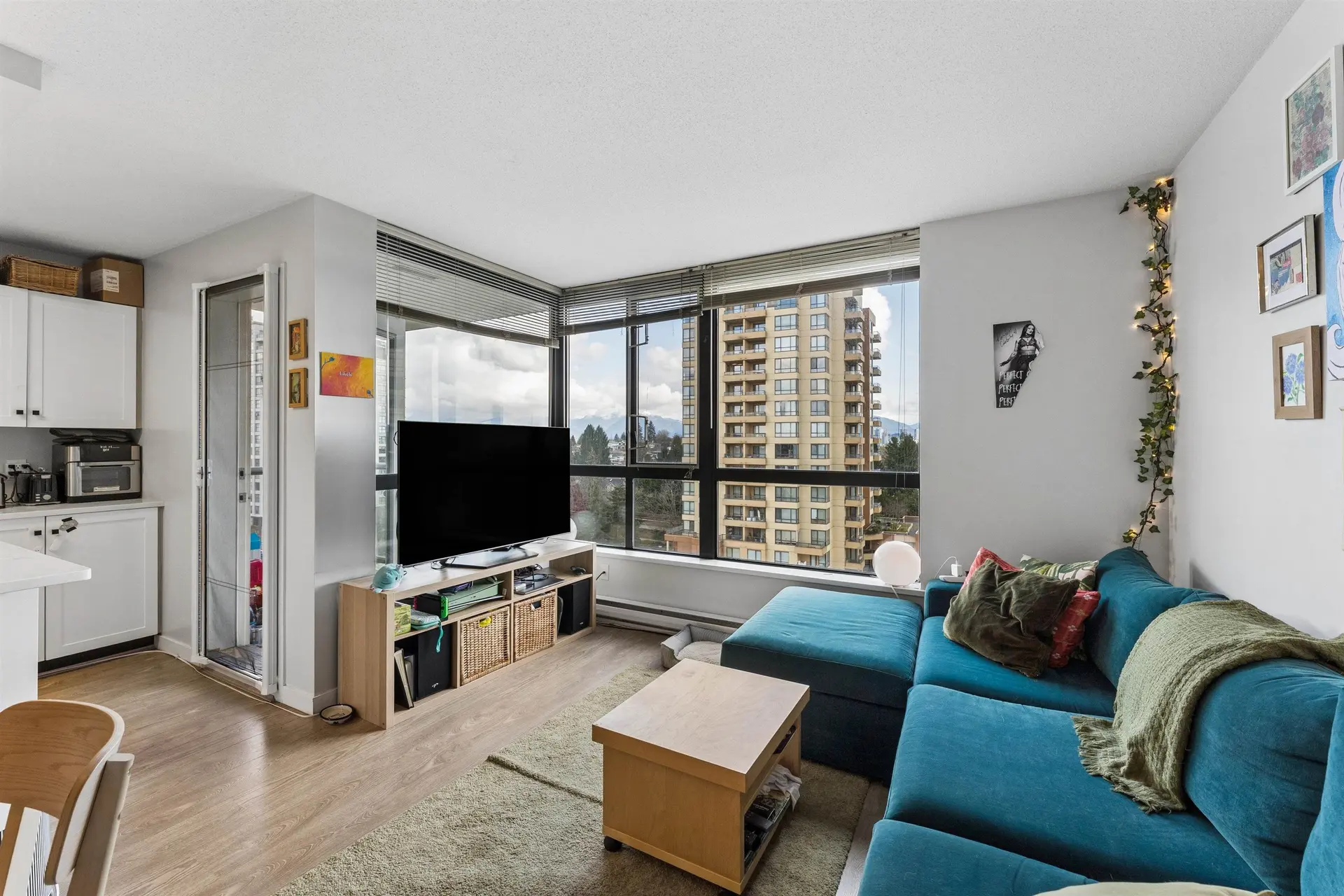 #1209 3588 Crowley Drive - Image 10