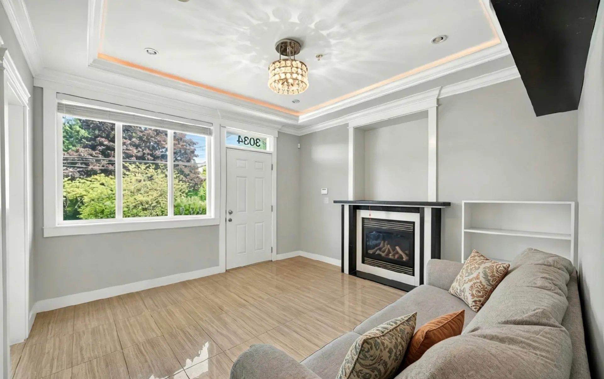 3034 Kings Avenue - Image 2