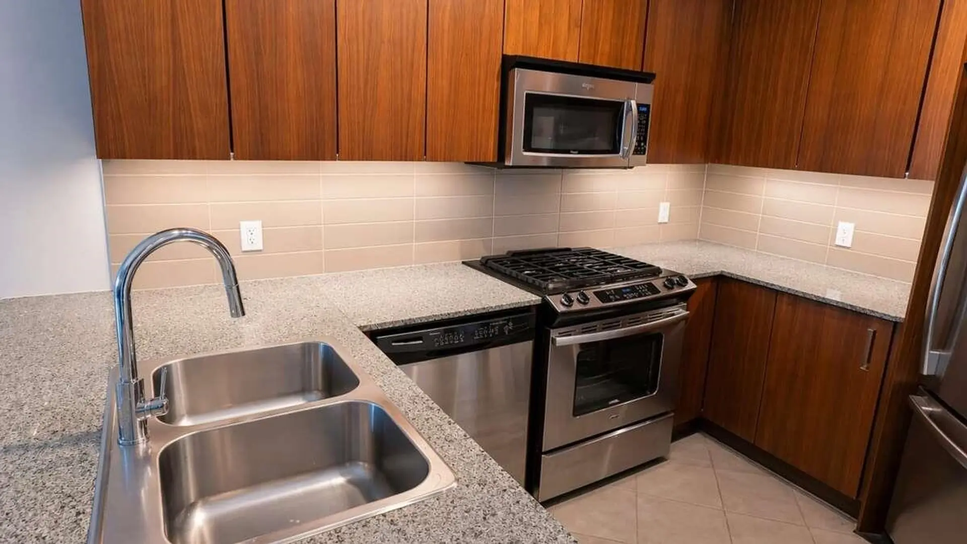 #405 5889 Irmin Street - Image 3