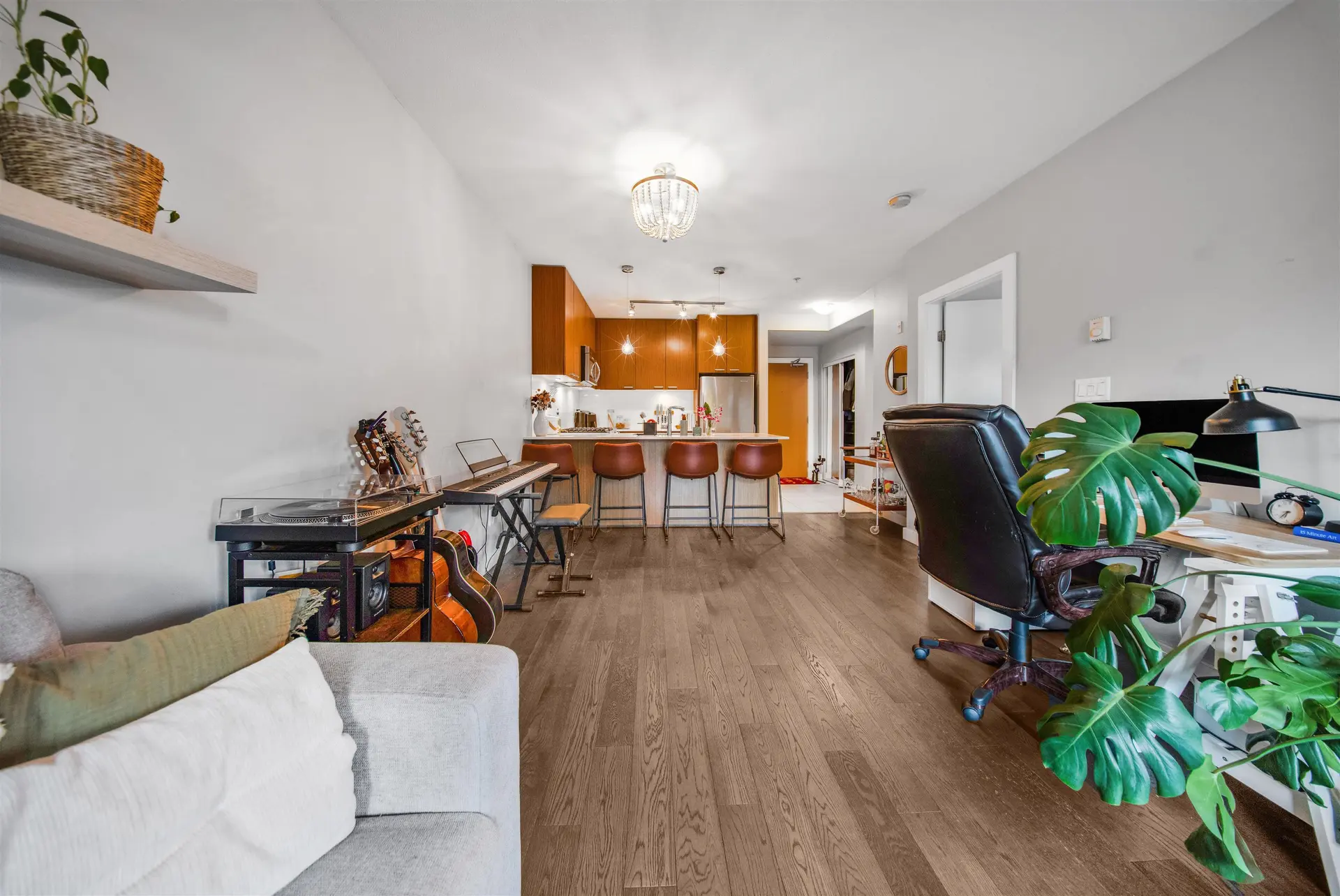 #205 1330 Marine Drive - Image 7