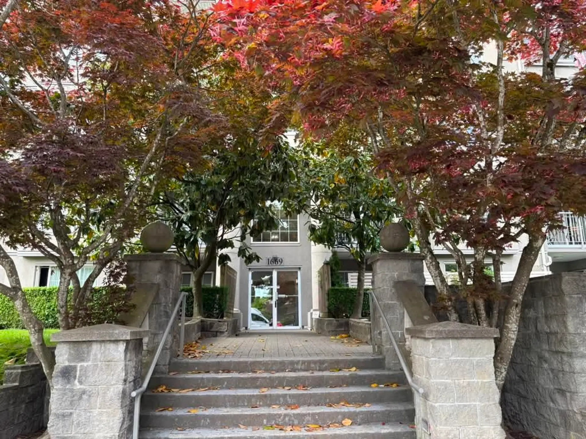 #105 1669 Grant Avenue - Image 2