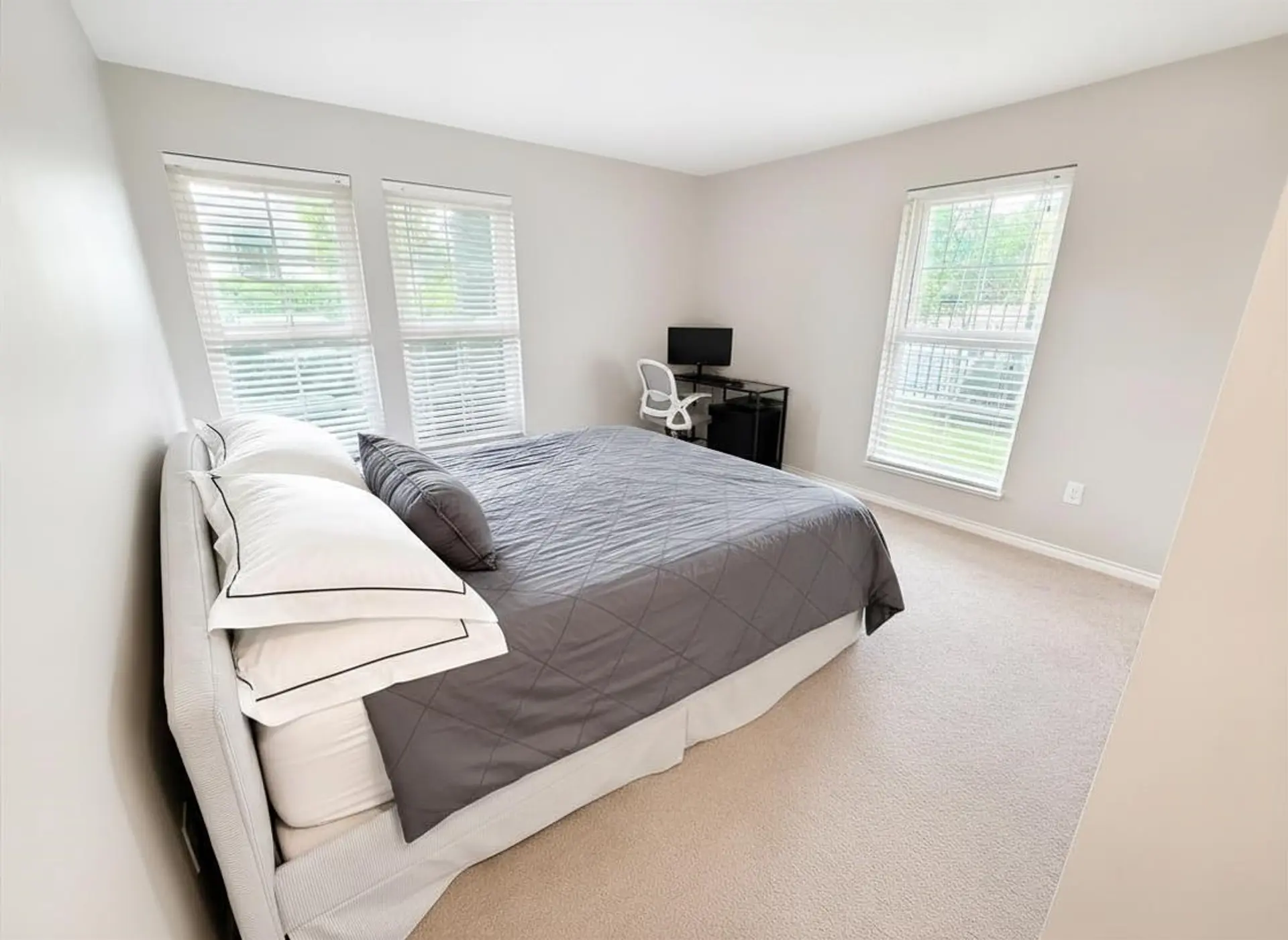 #105 1669 Grant Avenue - Image 9