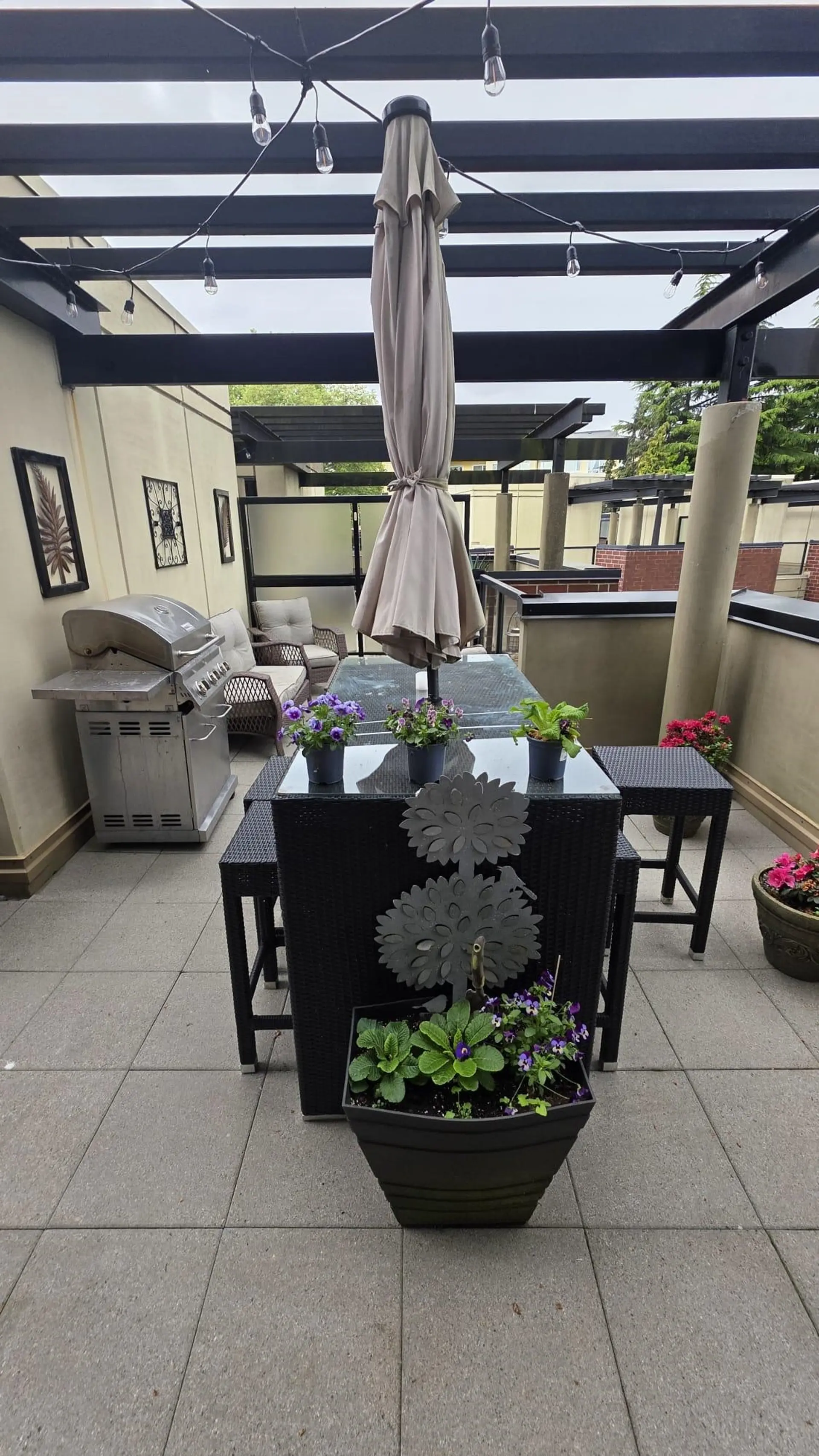 #405 11 E Royal Avenue - Image 3