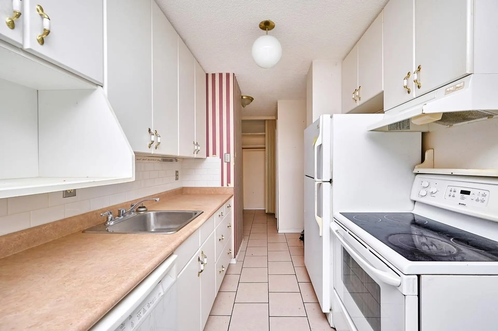 #307 1146 Harwood Street - Image 12