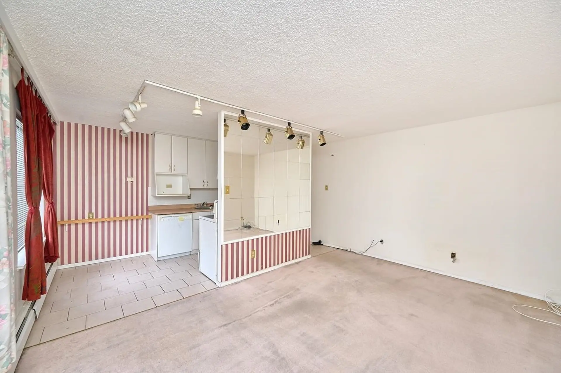 #307 1146 Harwood Street - Image 9