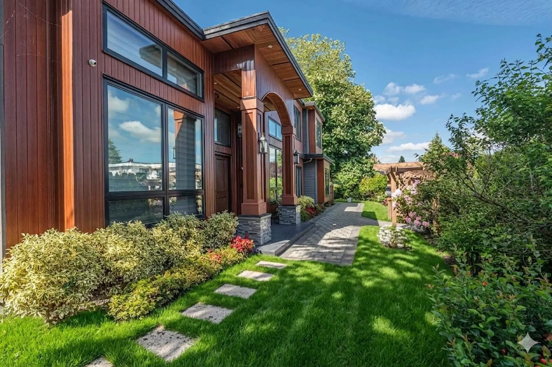 7660 Malahat Avenue - Image 2