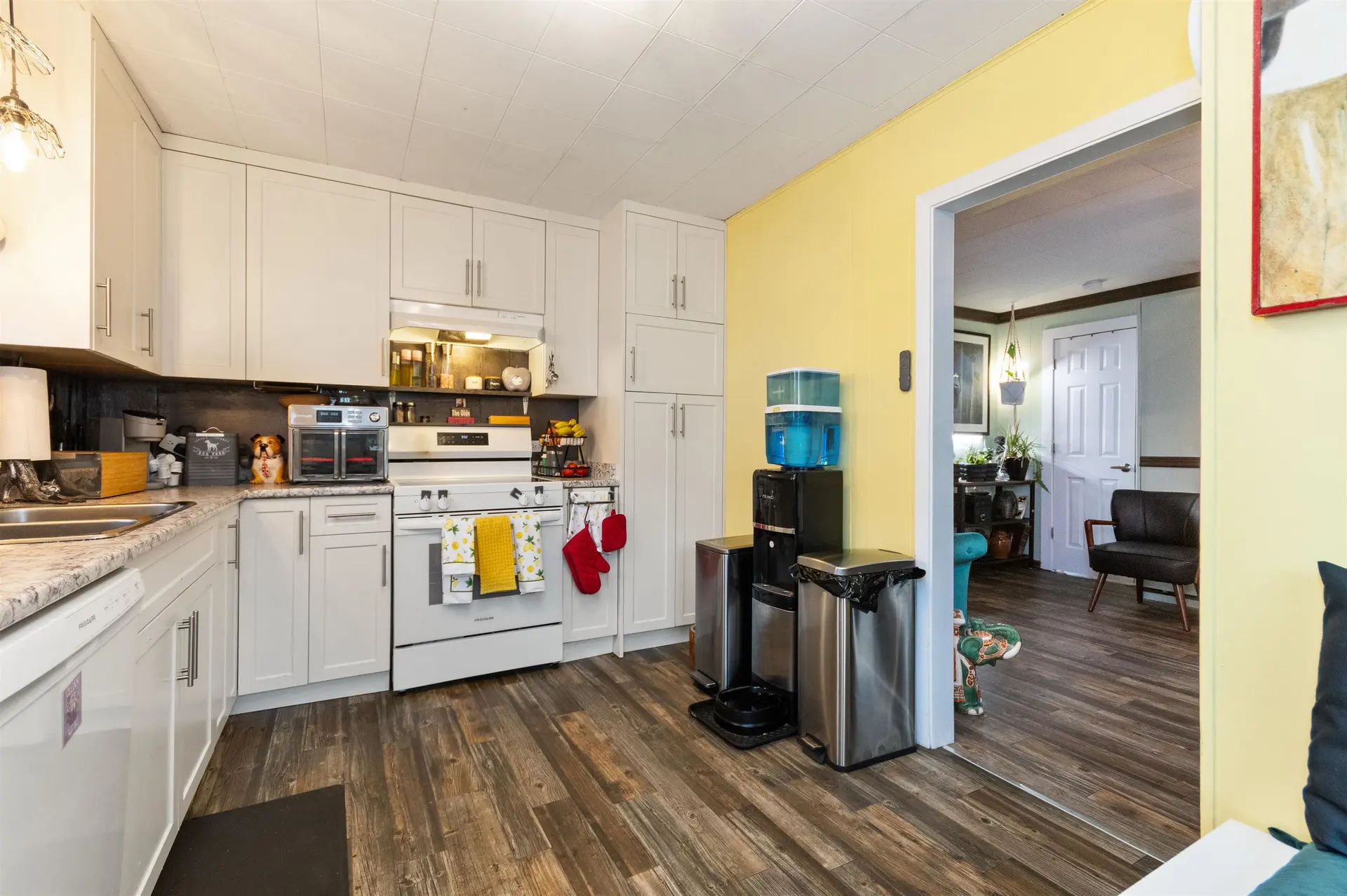 45573 Wellington Avenue - Image 11