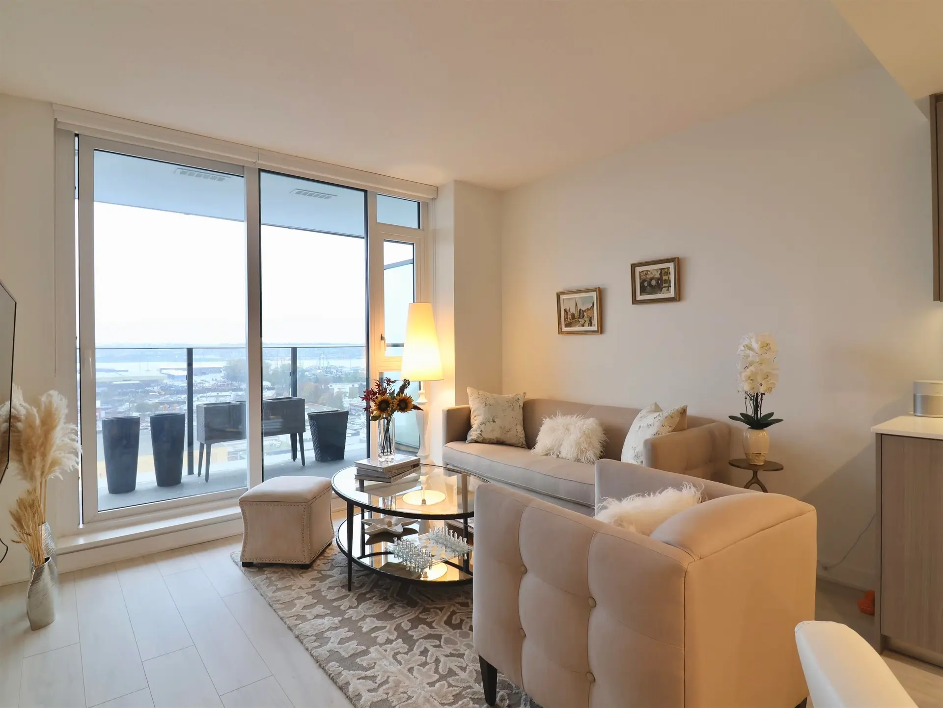 #1604 1401 Hunter Street - Image 3