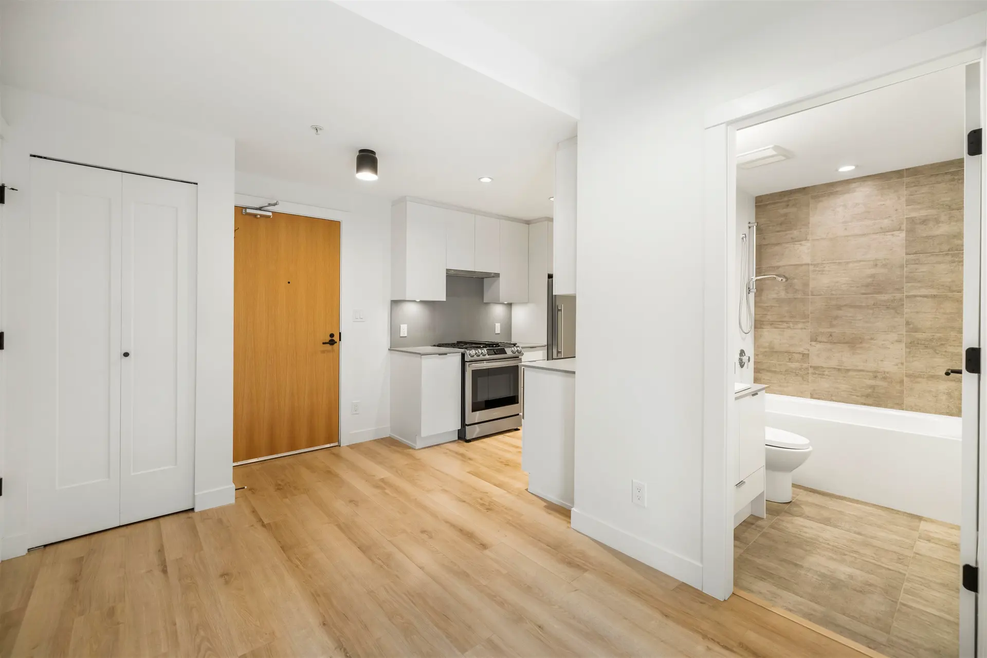 #416-417 2493 Montrose Avenue - Image 7