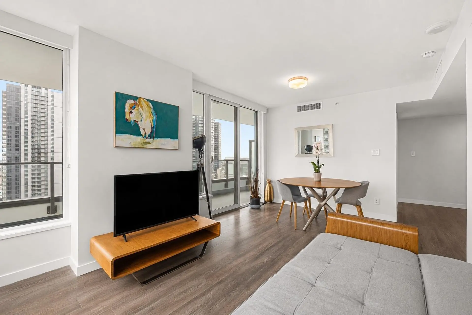 #1408 8189 Cambie Street - Image 7