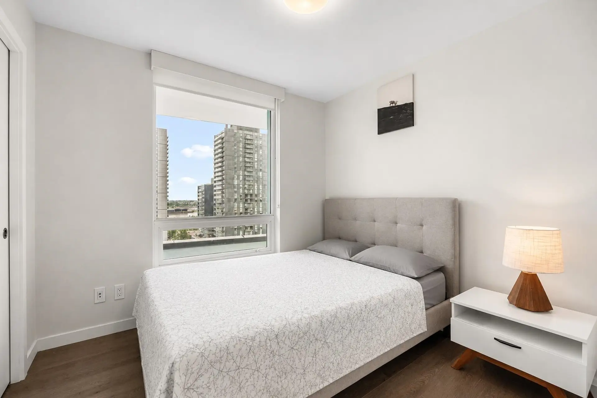 #1408 8189 Cambie Street - Image 9