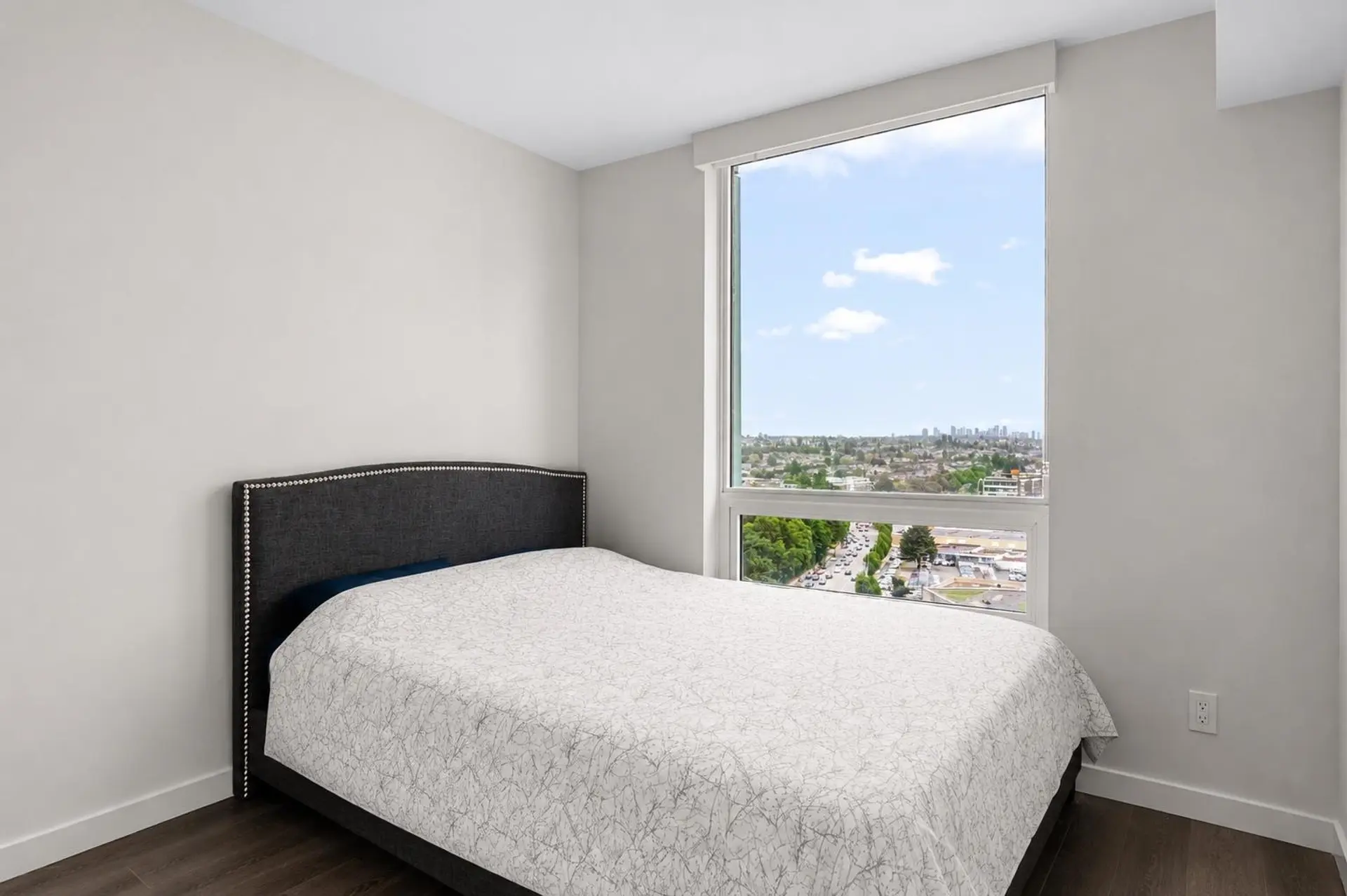#1408 8189 Cambie Street - Image 11