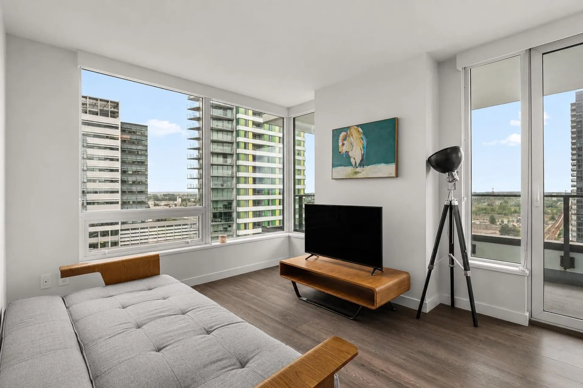 #1408 8189 Cambie Street - Image 8